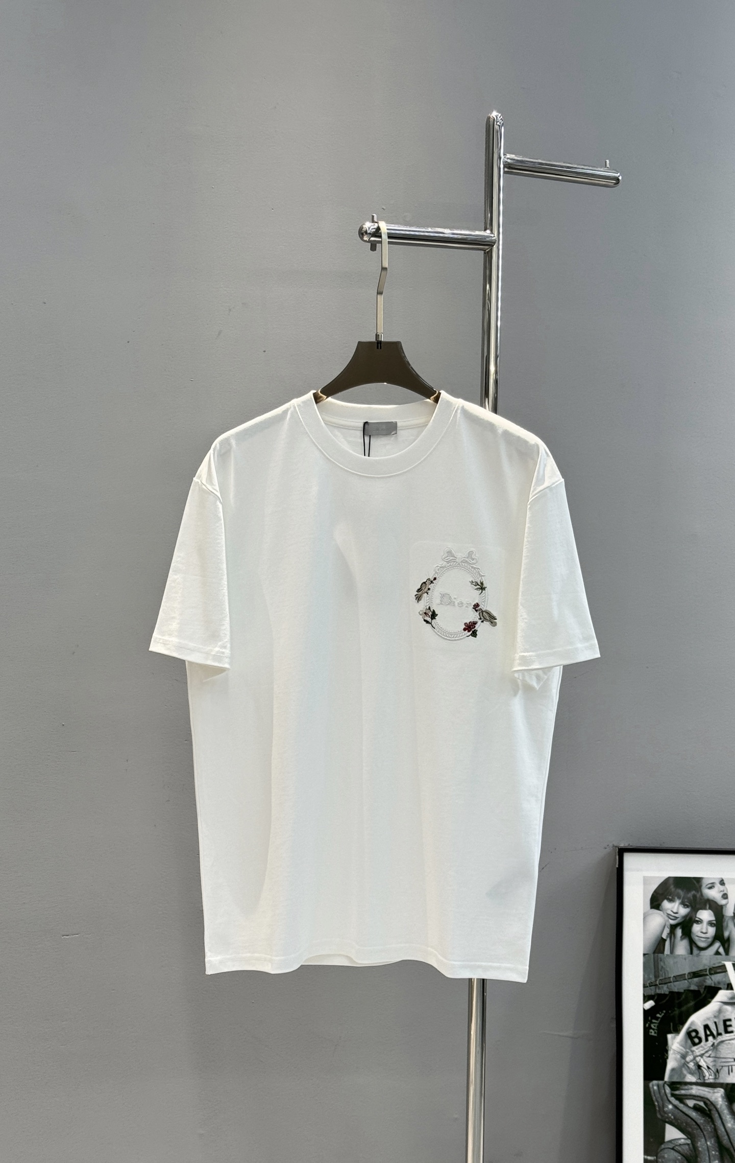 。🌾 Dior26s新款潮牌T恤.男女同款❤️采用纯棉260个lg面料材质，柔软亲肤，夏天穿超舒服!胸前