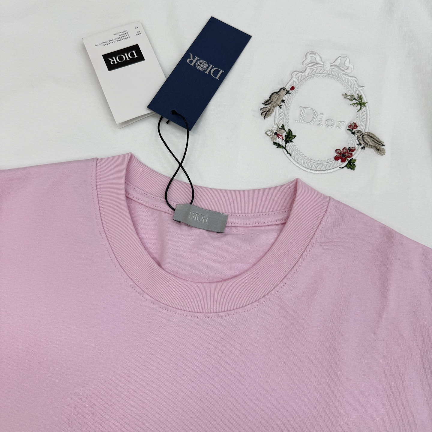 。🌾 Dior26s新款潮牌T恤.男女同款❤️采用纯棉260个lg面料材质，柔软亲肤，夏天穿超舒服!胸前