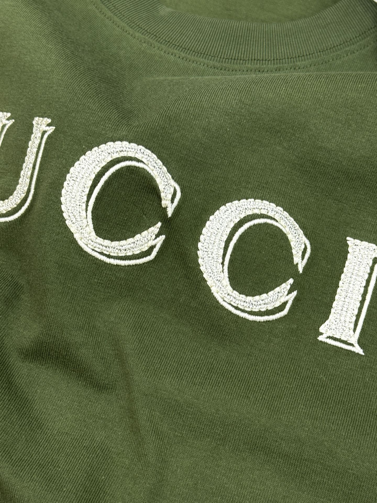 。🌾 Gucci古奇26s新款潮牌刺绣T恤，男女同款❤️260g优质纯棉材质，柔软亲肤，日常穿着超舒适!