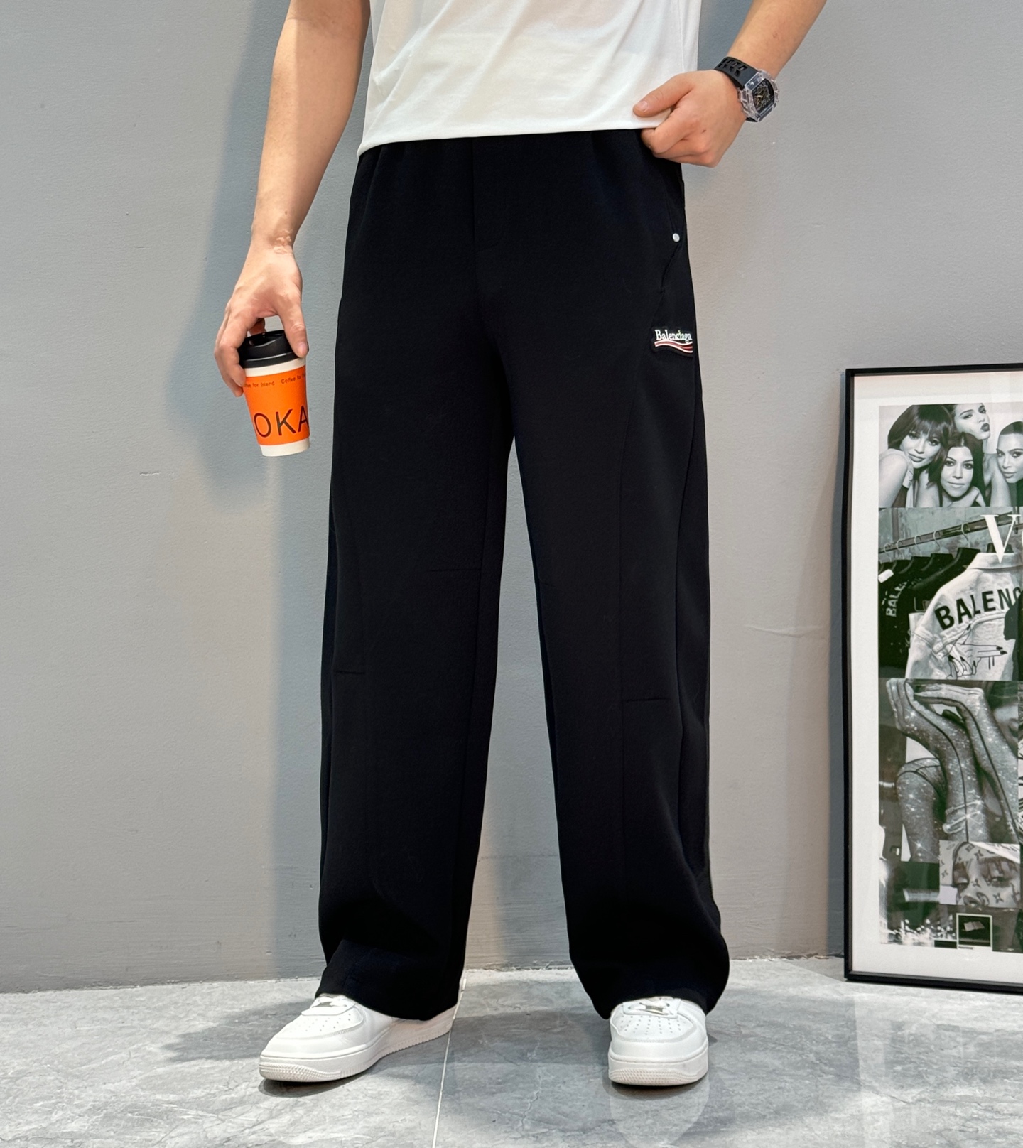 。🌾 Balenciaga 巴黎世家26s新品刺绣休闲裤🆕直筒款立体裁剪设计+高品质复合棉面料，穿着舒适