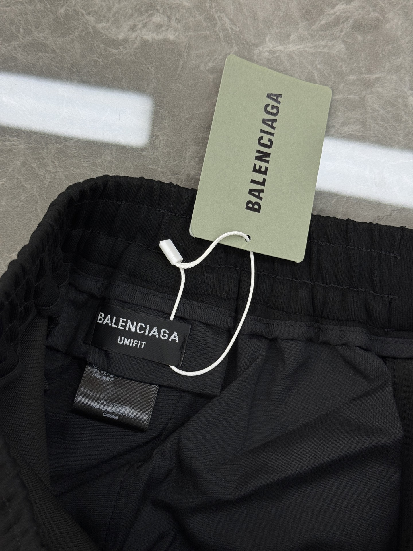 。🌾 Balenciaga 巴黎世家26s新品刺绣休闲裤🆕直筒款立体裁剪设计+高品质复合棉面料，穿着舒适