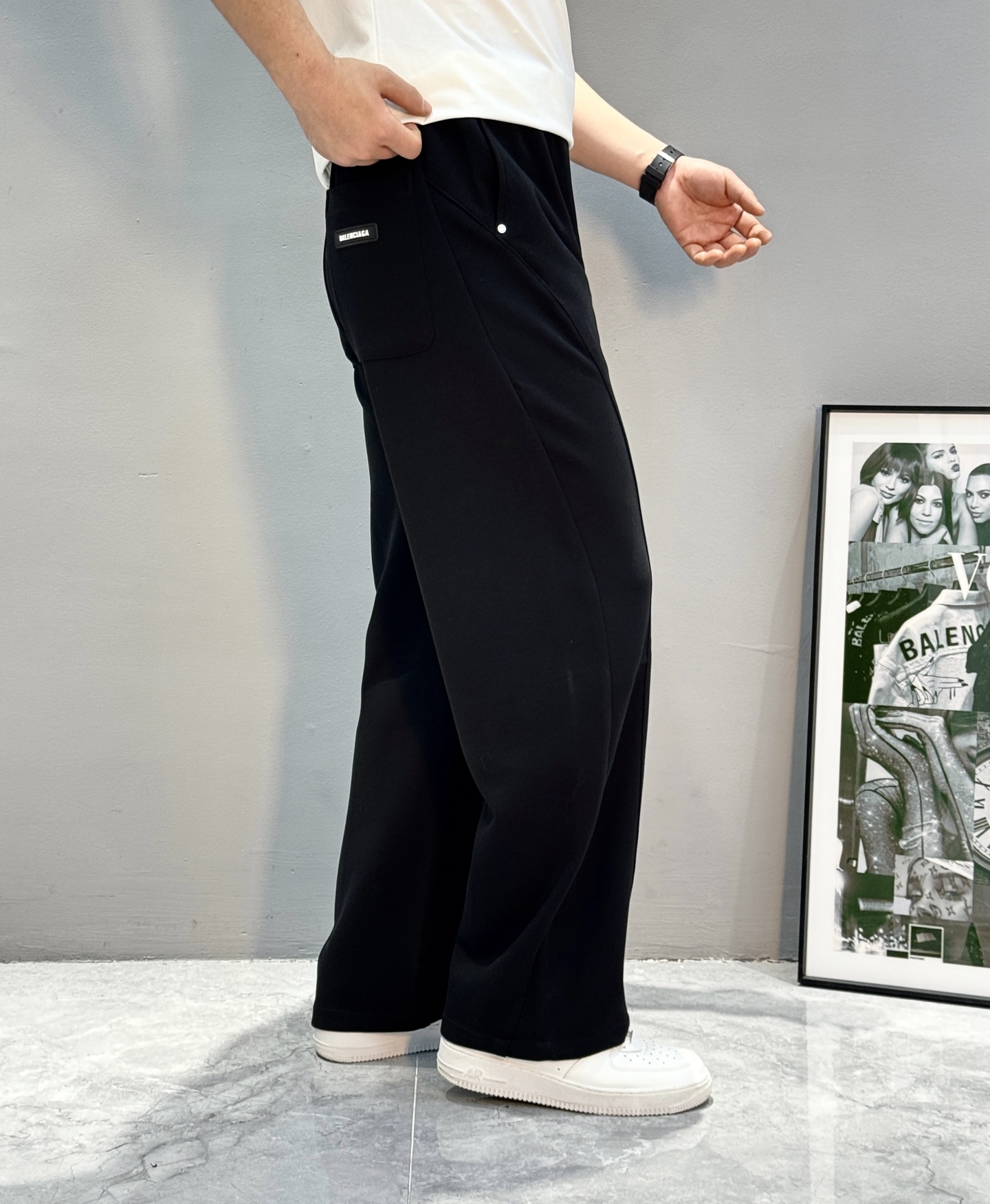 。🌾 Balenciaga 巴黎世家26s新品刺绣休闲裤🆕直筒款立体裁剪设计+高品质复合棉面料，穿着舒适