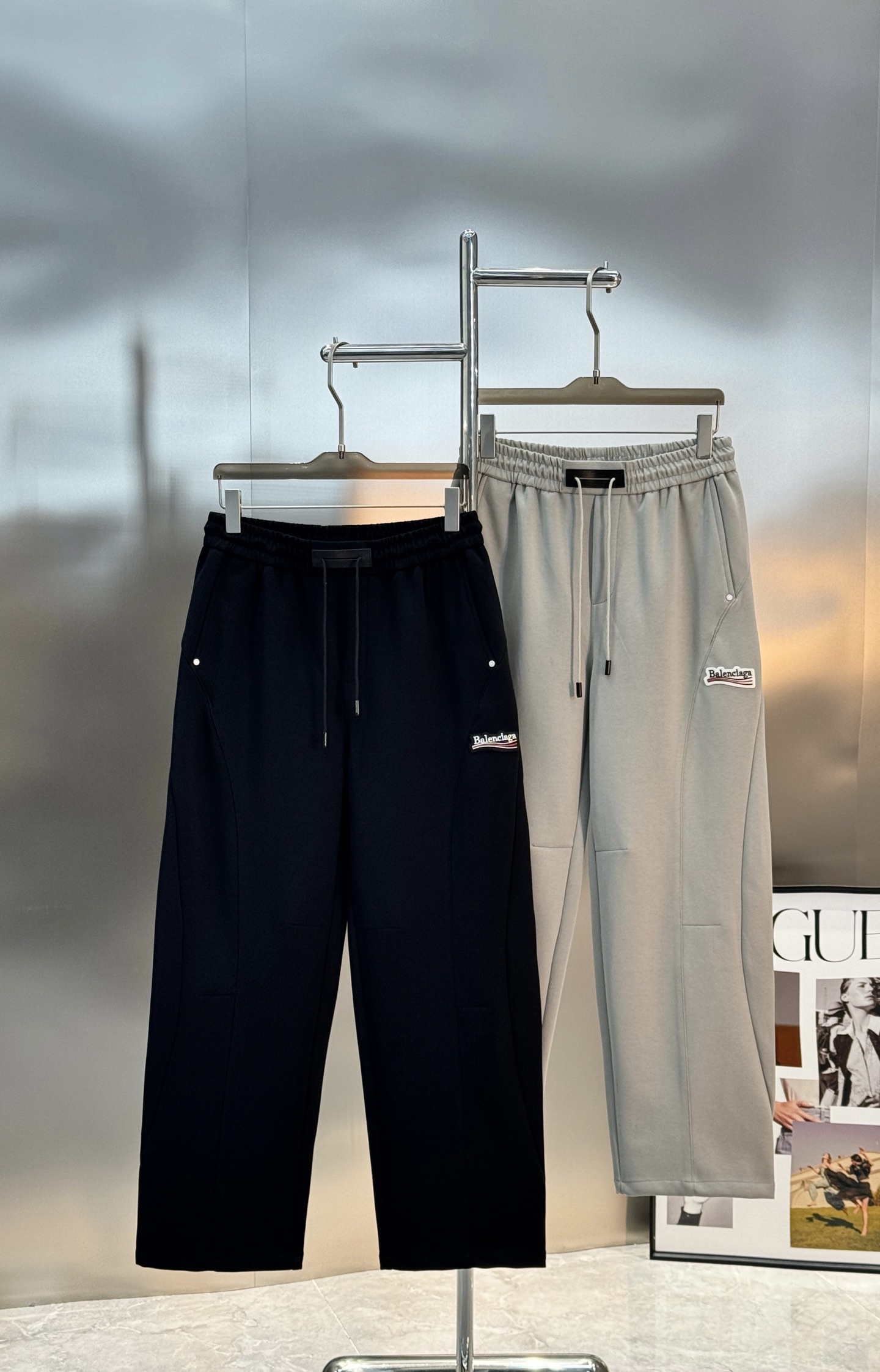 。🌾 Balenciaga 巴黎世家26s新品刺绣休闲裤🆕直筒款立体裁剪设计+高品质复合棉面料，穿着舒适