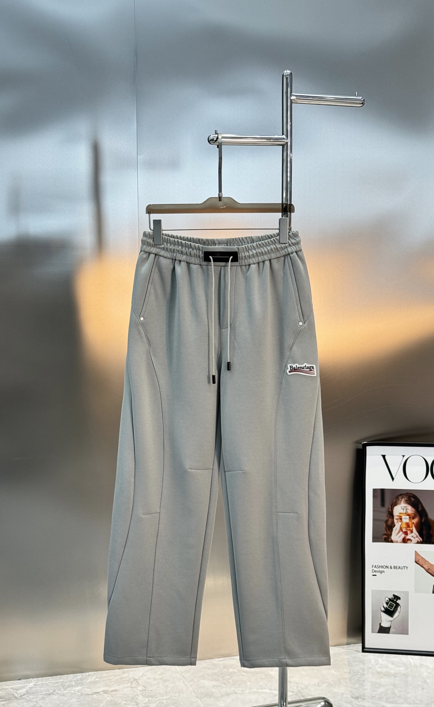 。🌾 Balenciaga 巴黎世家26s新品刺绣休闲裤🆕直筒款立体裁剪设计+高品质复合棉面料，穿着舒适