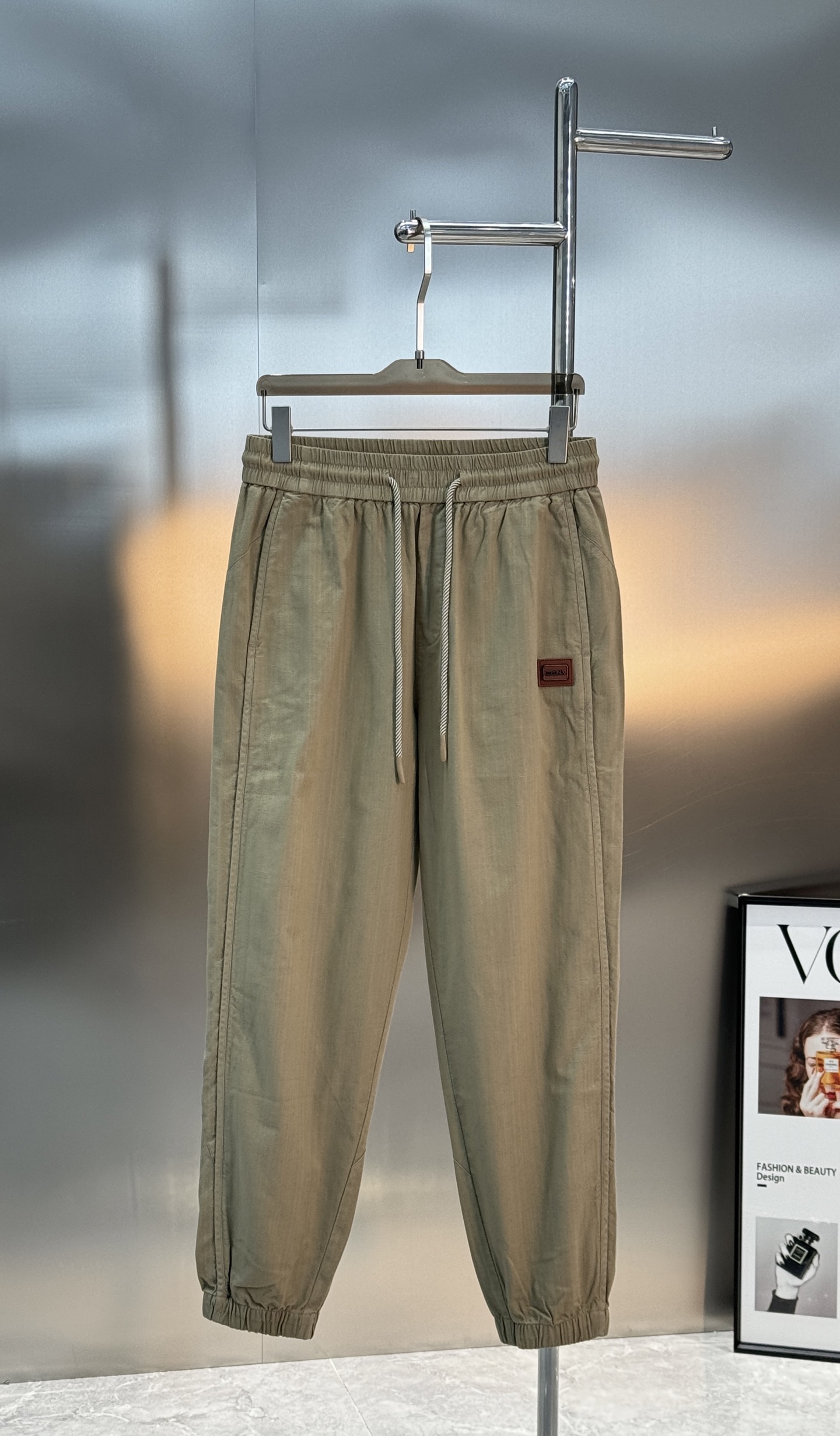 。🌾 Z Zeng杰尼亚26s新品天丝亚麻休闲裤🕶️亚麻混纺休闲裤，主打意式老钱风，春夏穿超透气又凉爽!