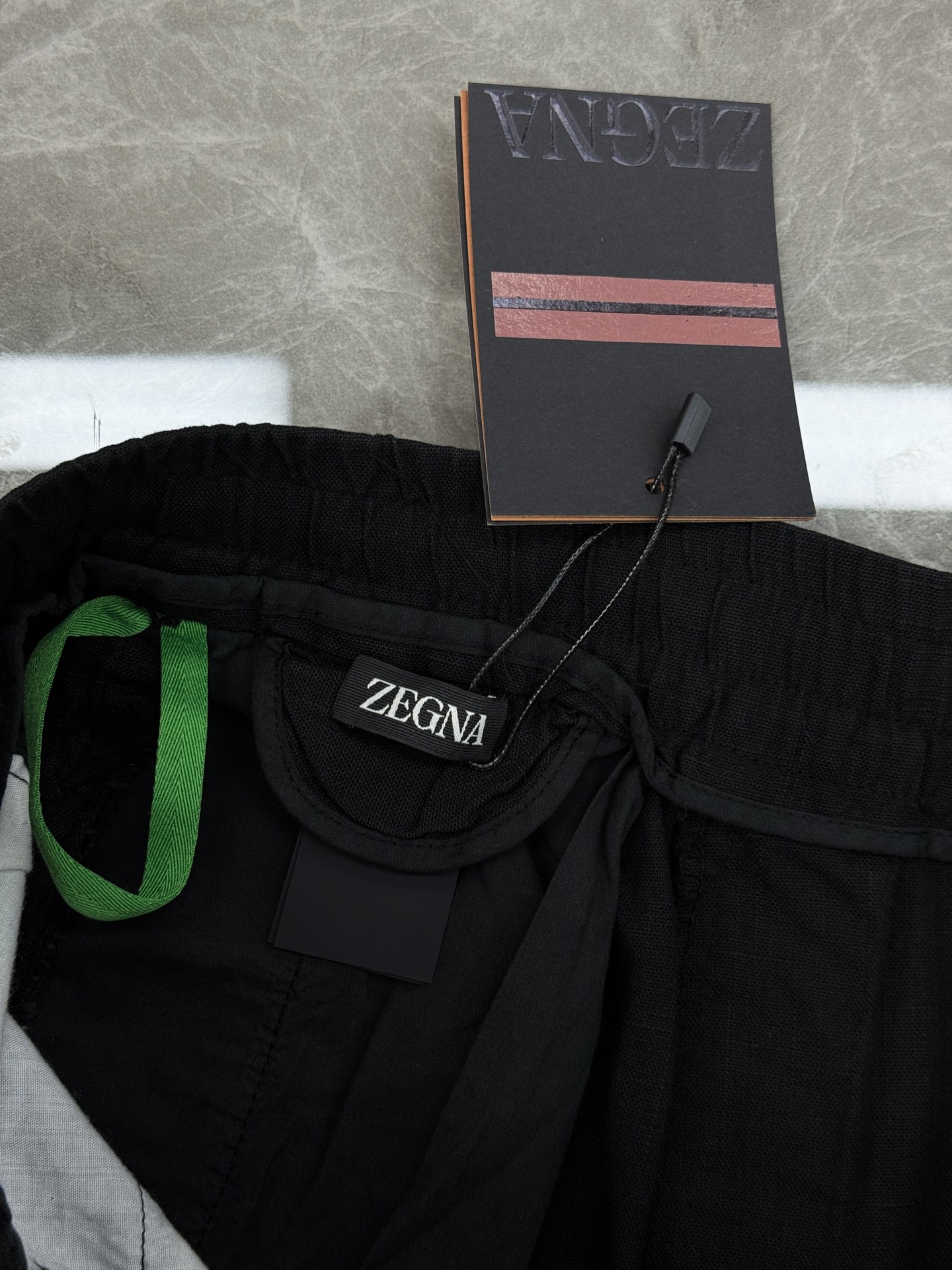 。🌾 Z Zeng杰尼亚26s新品天丝亚麻休闲裤🕶️亚麻混纺休闲裤，主打意式老钱风，春夏穿超透气又凉爽!