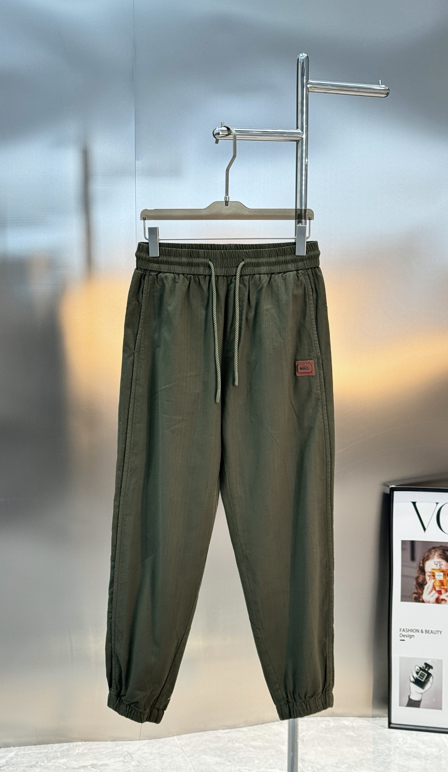 。🌾 Z Zeng杰尼亚26s新品天丝亚麻休闲裤🕶️亚麻混纺休闲裤，主打意式老钱风，春夏穿超透气又凉爽!