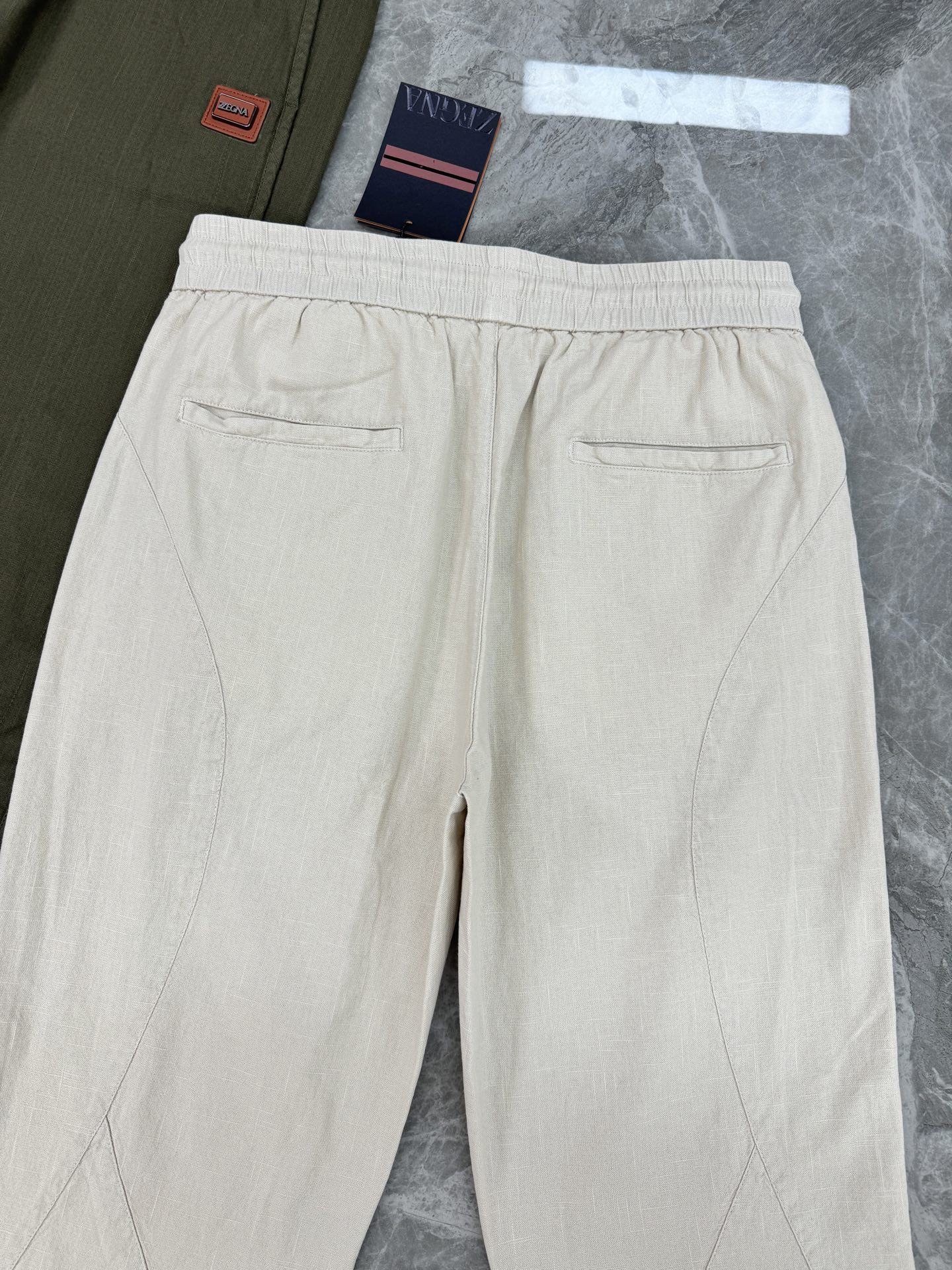 。🌾 Z Zeng杰尼亚26s新品天丝亚麻休闲裤🕶️亚麻混纺休闲裤，主打意式老钱风，春夏穿超透气又凉爽!