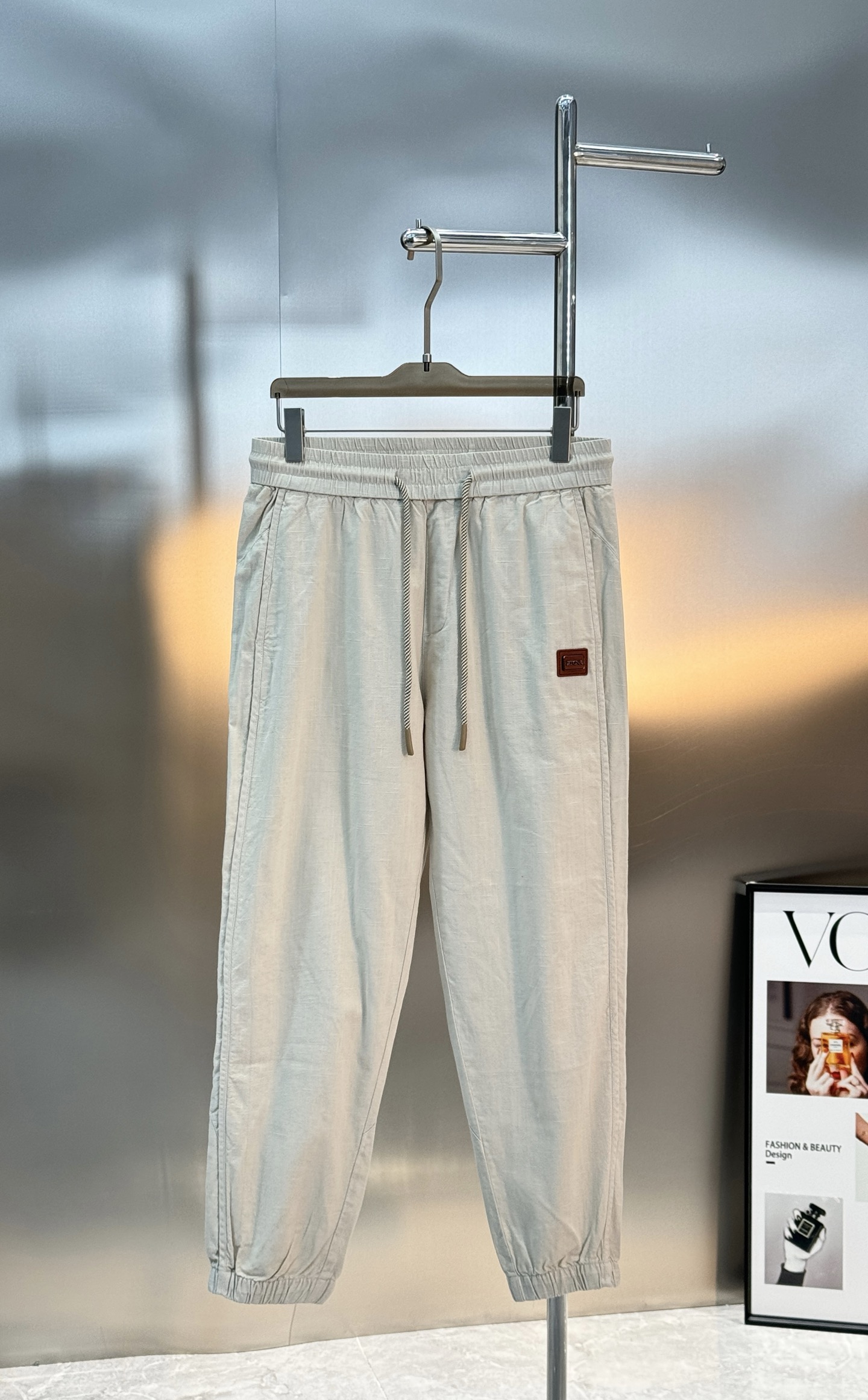 。🌾 Z Zeng杰尼亚26s新品天丝亚麻休闲裤🕶️亚麻混纺休闲裤，主打意式老钱风，春夏穿超透气又凉爽!