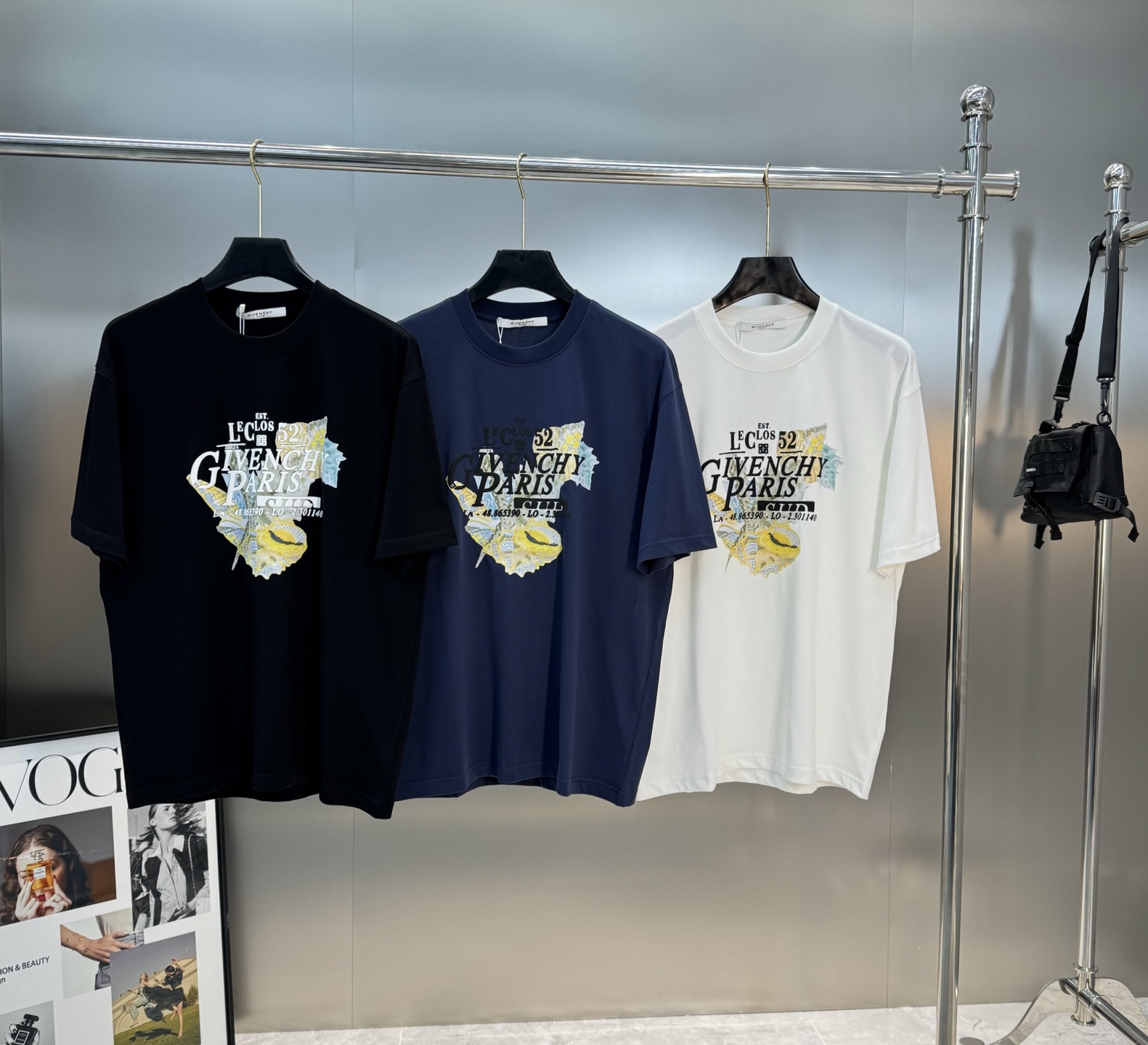 。🌾 Givench*y纪梵希*潮牌新款短袖T恤.当季颜值担当.双层叠加烫画品牌图形立体搭配.视觉效果相
