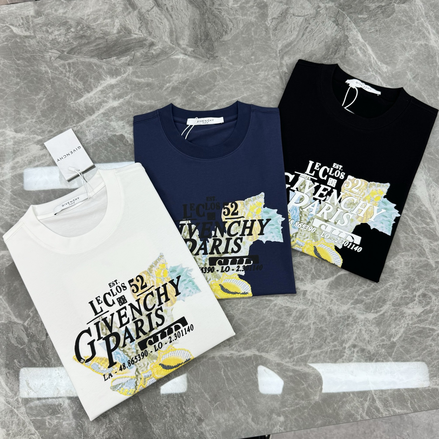 。🌾 Givench*y纪梵希*潮牌新款短袖T恤.当季颜值担当.双层叠加烫画品牌图形立体搭配.视觉效果相