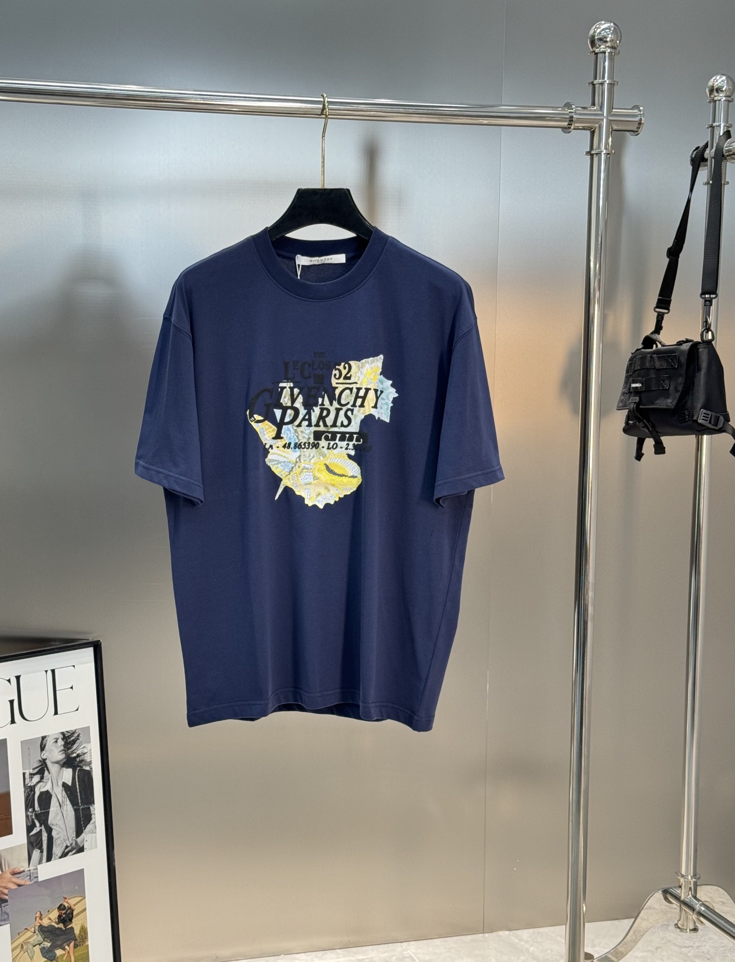 。🌾 Givench*y纪梵希*潮牌新款短袖T恤.当季颜值担当.双层叠加烫画品牌图形立体搭配.视觉效果相