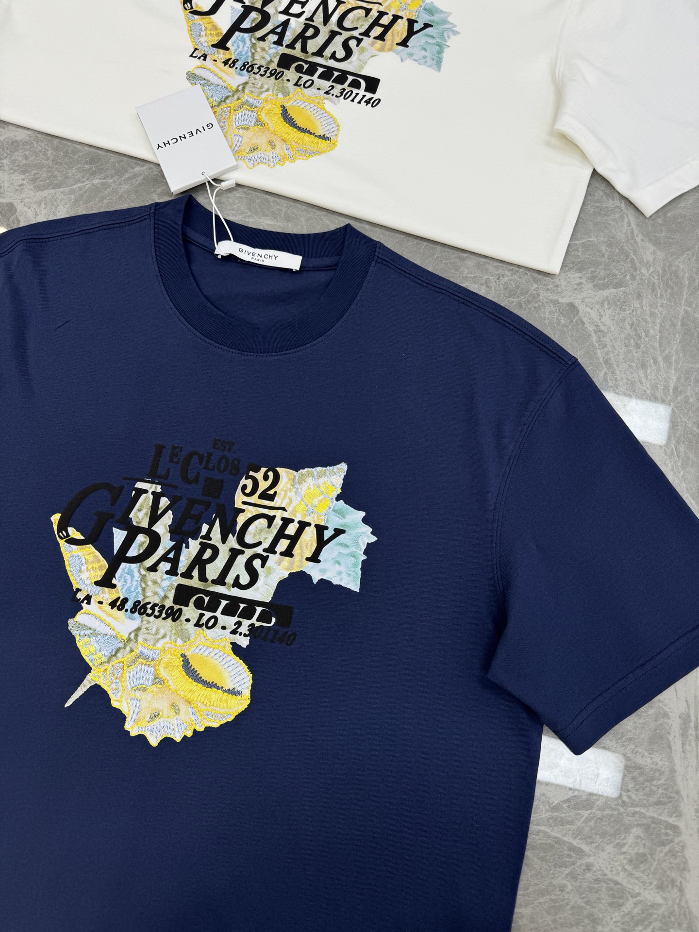。🌾 Givench*y纪梵希*潮牌新款短袖T恤.当季颜值担当.双层叠加烫画品牌图形立体搭配.视觉效果相