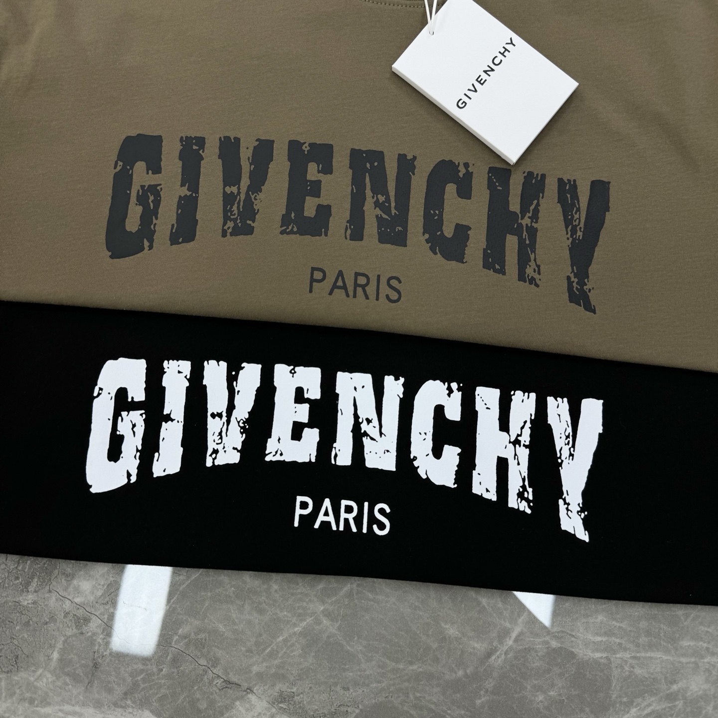 。🌾 Givench*纪梵希潮牌新款圆领TEE.男女同款～爆款必推[得意]胸口定制爆裂纹字母印花工艺.后