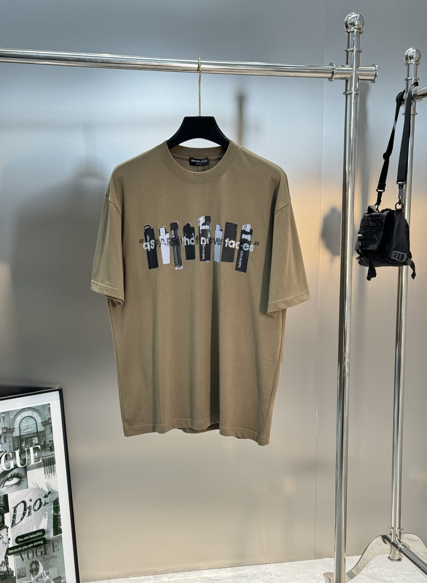 。🌾 BALENCIAG*巴黎世家潮牌新款T恤.男女同款推荐！230g纯棉面料.定制螺纹.面料柔软舒适.