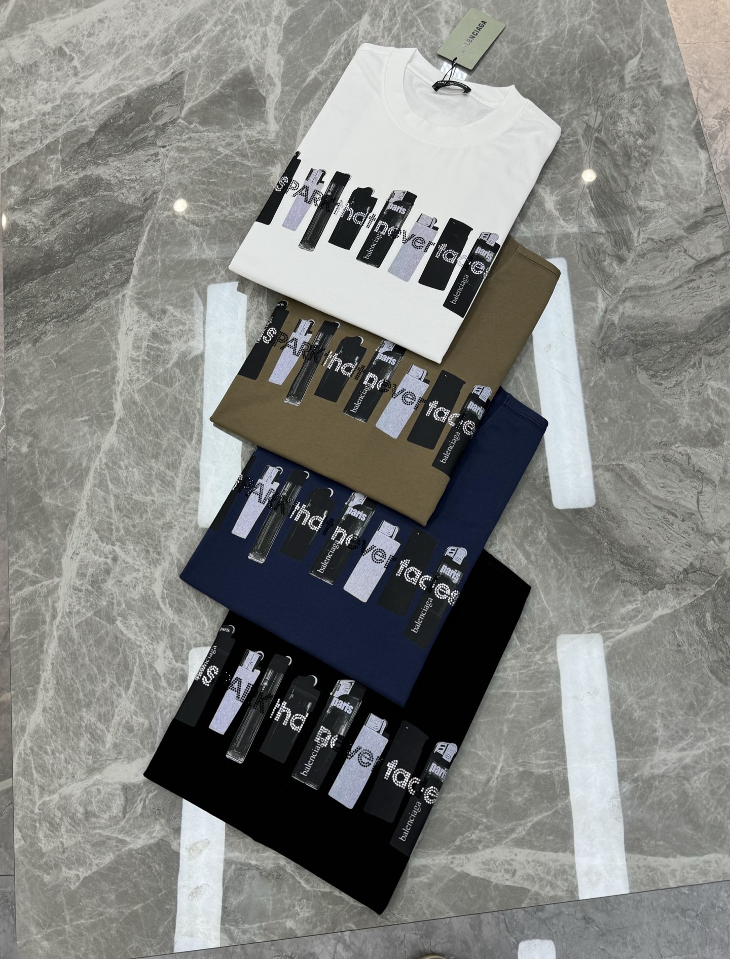 。🌾 BALENCIAG*巴黎世家潮牌新款T恤.男女同款推荐！230g纯棉面料.定制螺纹.面料柔软舒适.