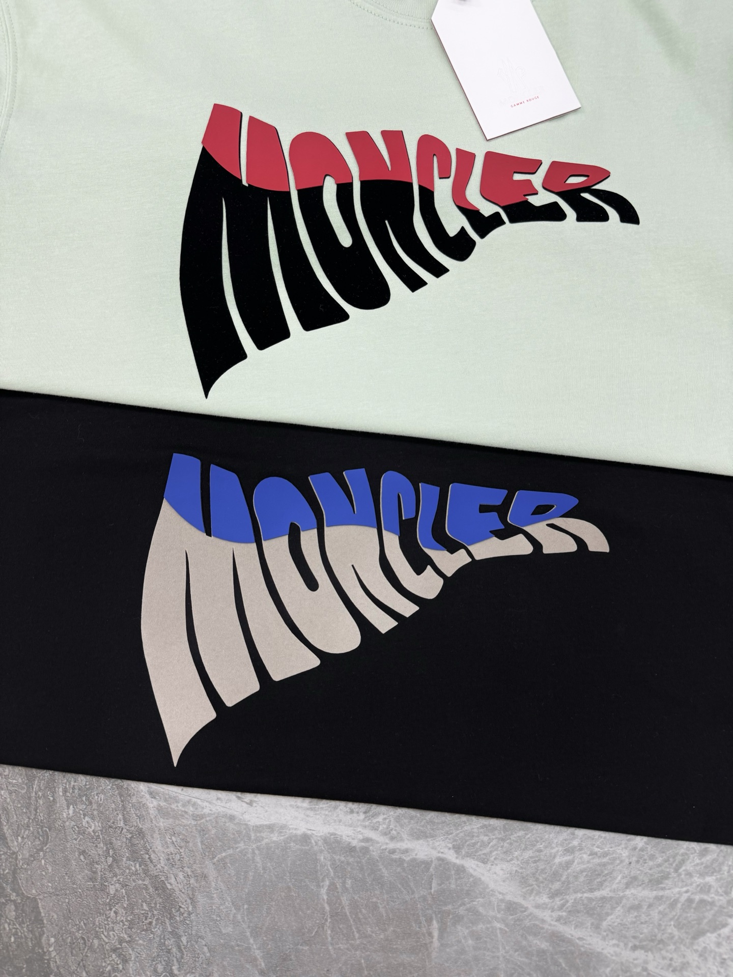 。🌾 Moncle*蒙口新款潮牌T恤.男女同款！胸口经典品牌字母图形立体视觉.经典款式烫画设计.耐看时尚