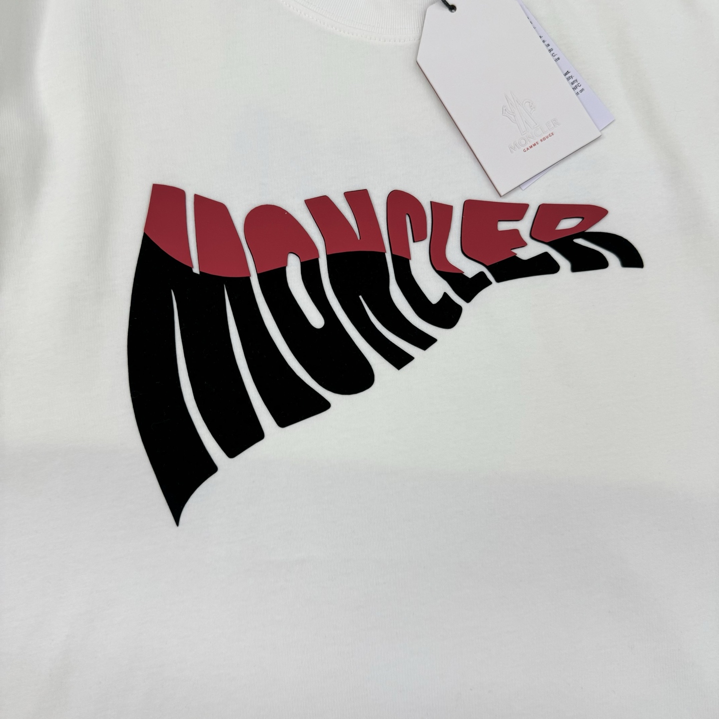 。🌾 Moncle*蒙口新款潮牌T恤.男女同款！胸口经典品牌字母图形立体视觉.经典款式烫画设计.耐看时尚