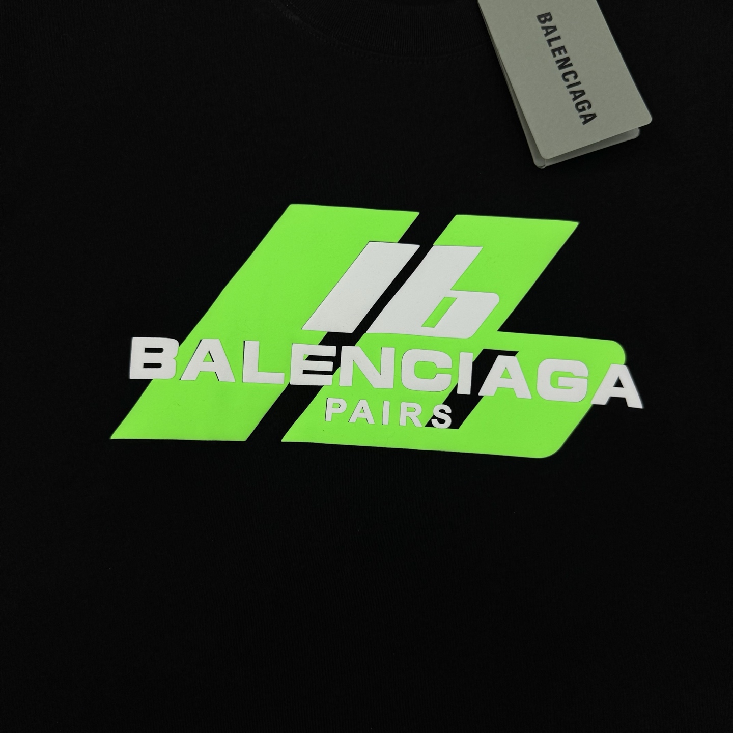 。🌾 BALENCIAG*巴黎世家新款潮牌T恤.男女同款推荐！230g纯棉面料，柔软舒适.透气吸汗.上身