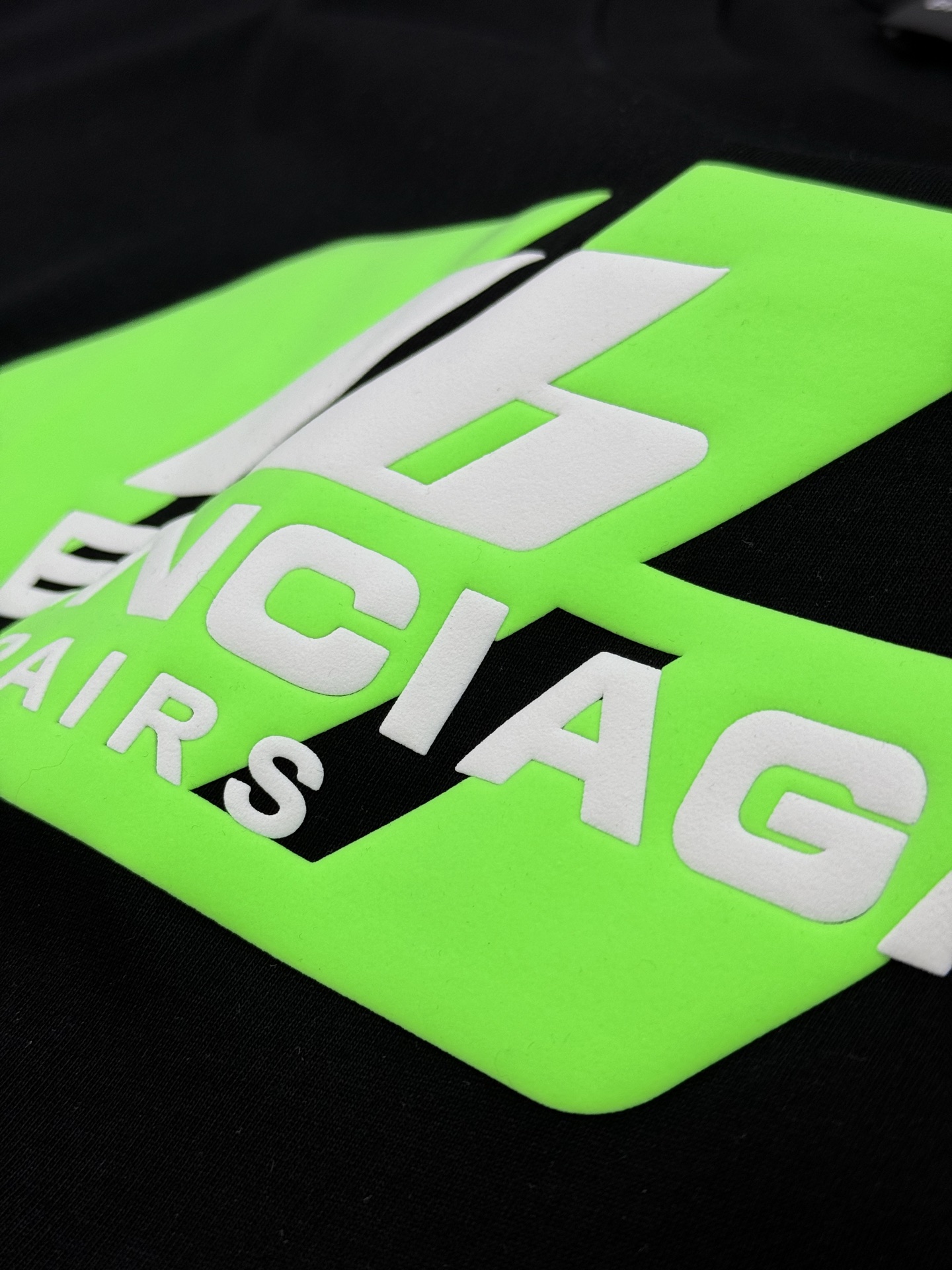 。🌾 BALENCIAG*巴黎世家新款潮牌T恤.男女同款推荐！230g纯棉面料，柔软舒适.透气吸汗.上身