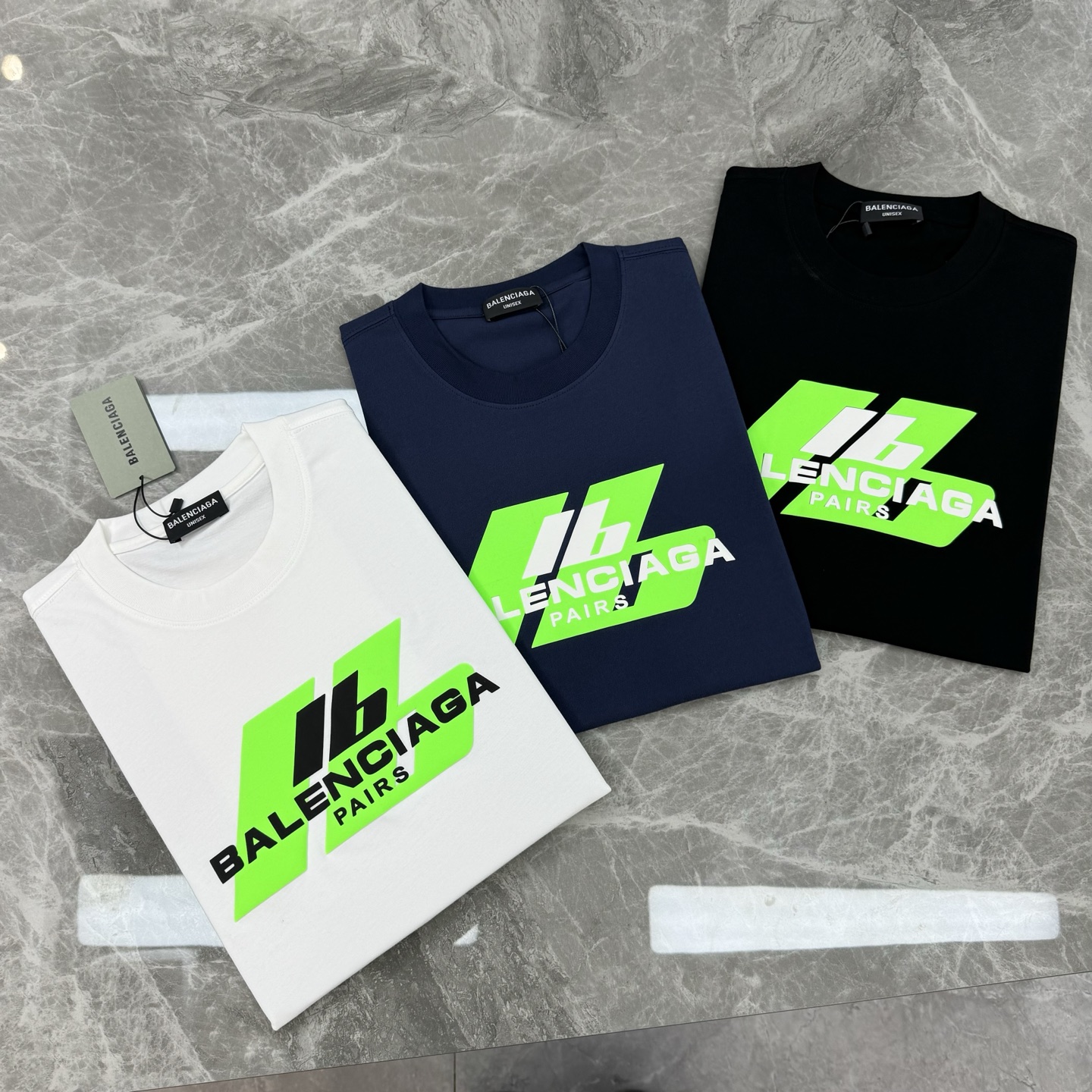 。🌾 BALENCIAG*巴黎世家新款潮牌T恤.男女同款推荐！230g纯棉面料，柔软舒适.透气吸汗.上身