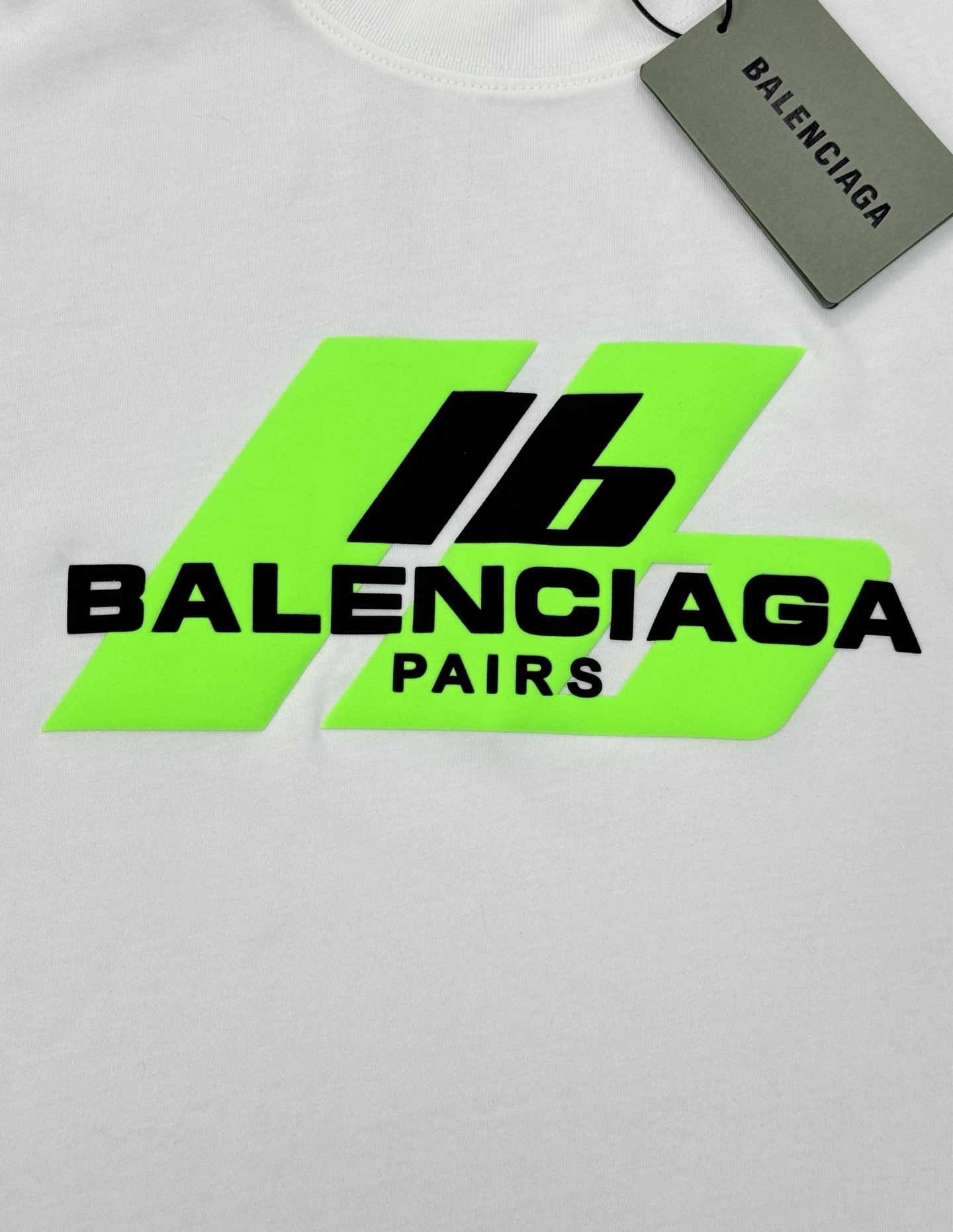。🌾 BALENCIAG*巴黎世家新款潮牌T恤.男女同款推荐！230g纯棉面料，柔软舒适.透气吸汗.上身