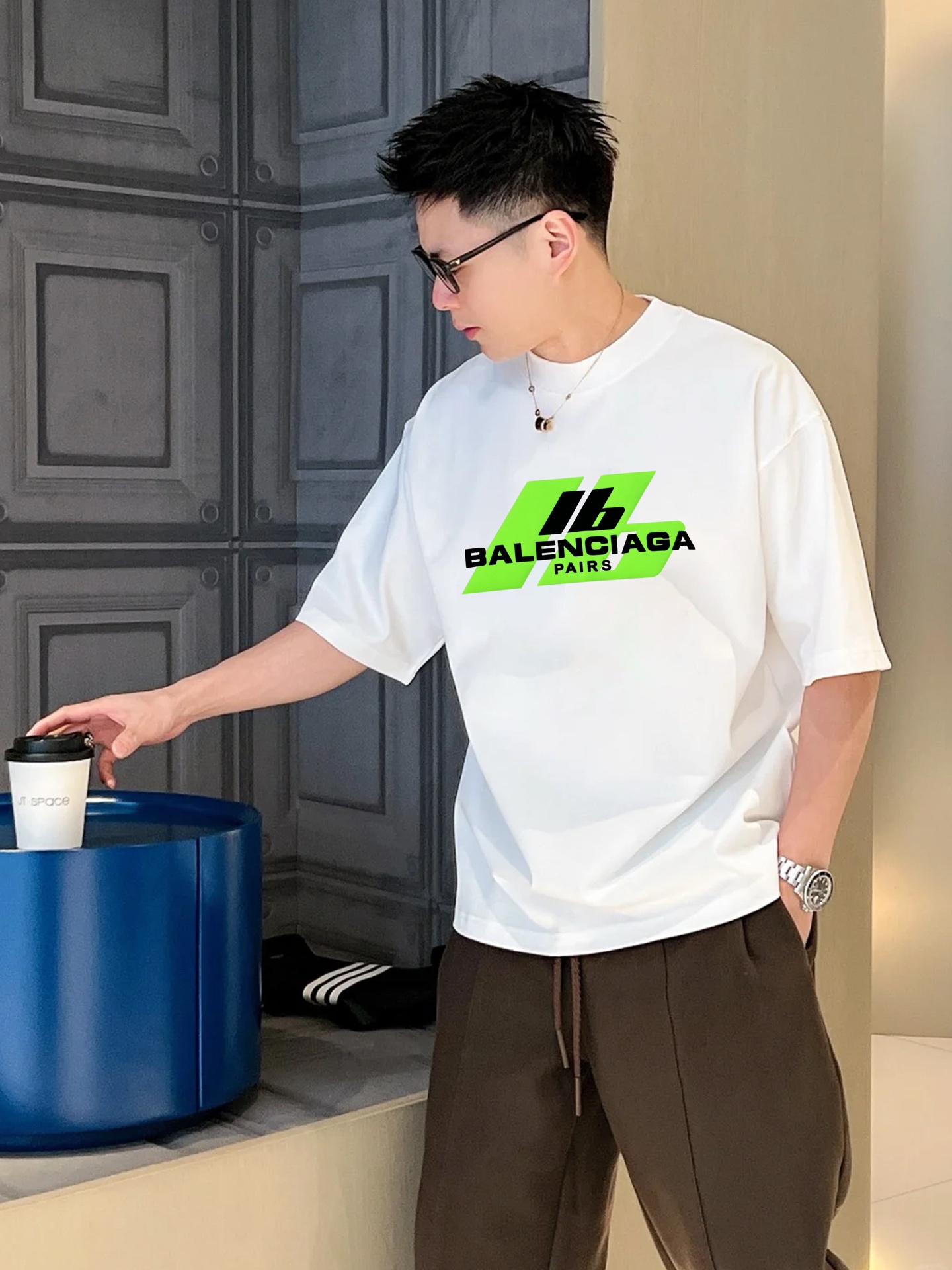 。🌾 BALENCIAG*巴黎世家新款潮牌T恤.男女同款推荐！230g纯棉面料，柔软舒适.透气吸汗.上身