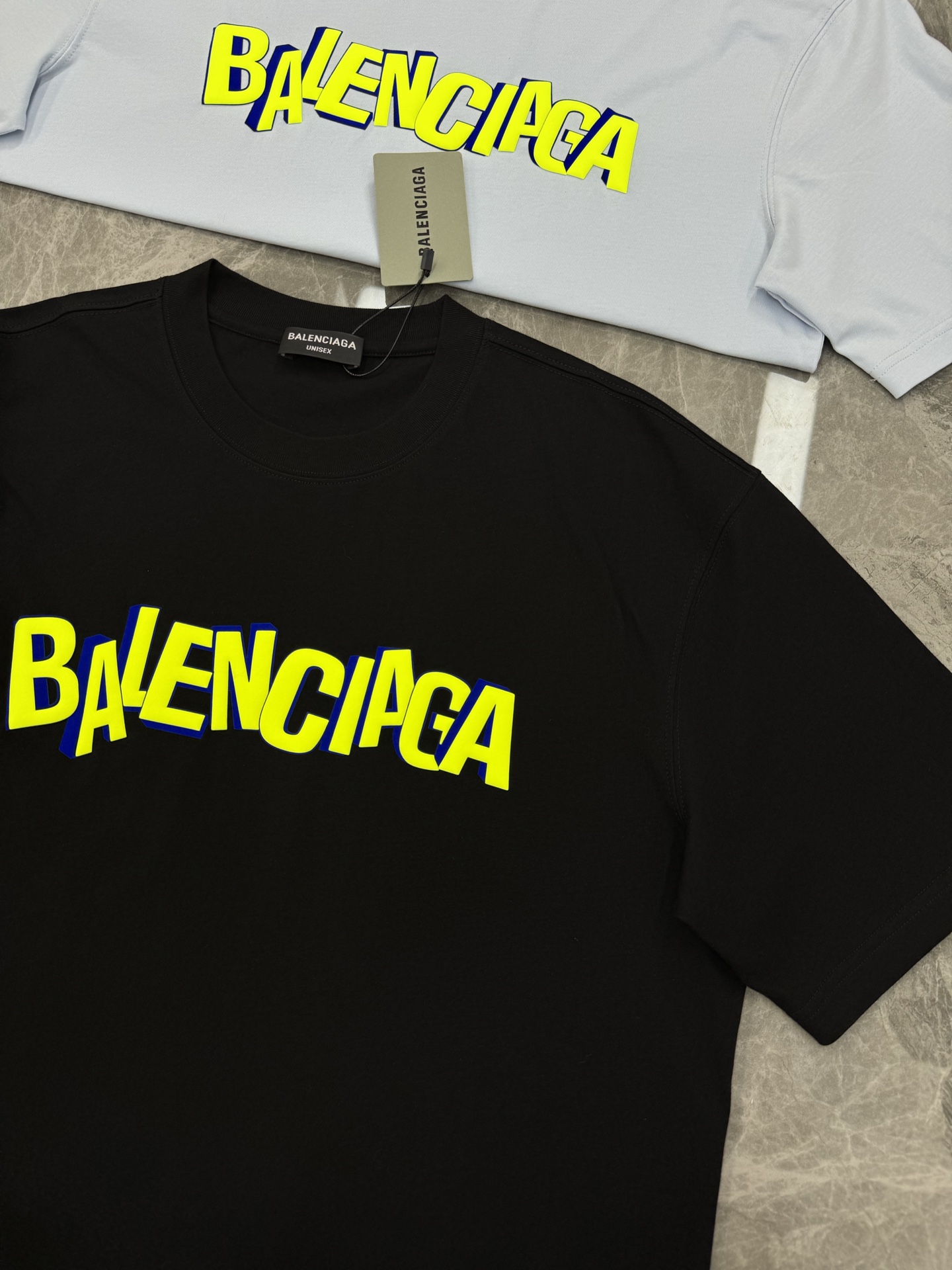。🌾 BALENCIAG*巴黎世家新款潮牌T恤.男女同款推荐！230g纯棉面料，柔软舒适.透气吸汗.上身