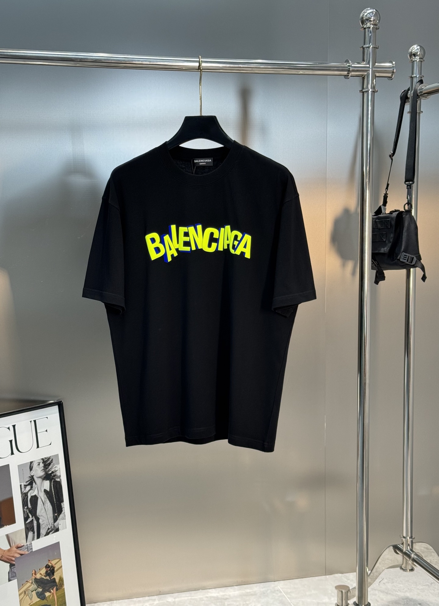 。🌾 BALENCIAG*巴黎世家新款潮牌T恤.男女同款推荐！230g纯棉面料，柔软舒适.透气吸汗.上身