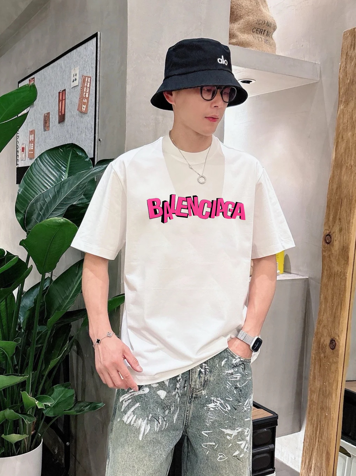 。🌾 BALENCIAG*巴黎世家新款潮牌T恤.男女同款推荐！230g纯棉面料，柔软舒适.透气吸汗.上身