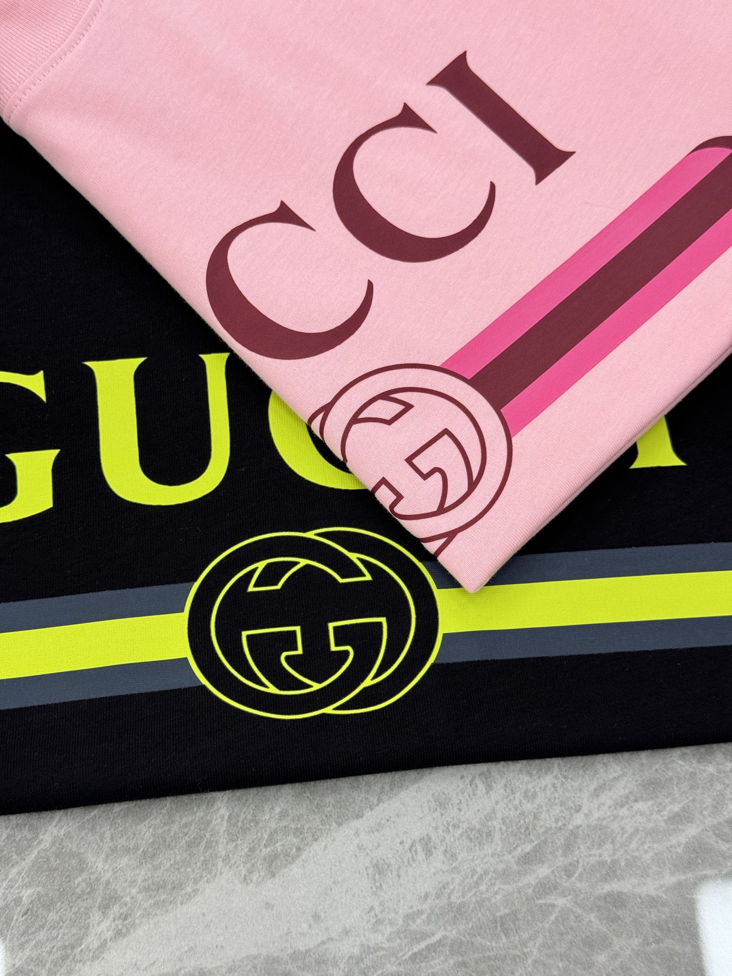 。🌾 GUCC*潮牌新款潮牌圆领T恤.男女同款～潮人必备！胸前定制品牌图形烫画工艺.经典GUCCI字母撞