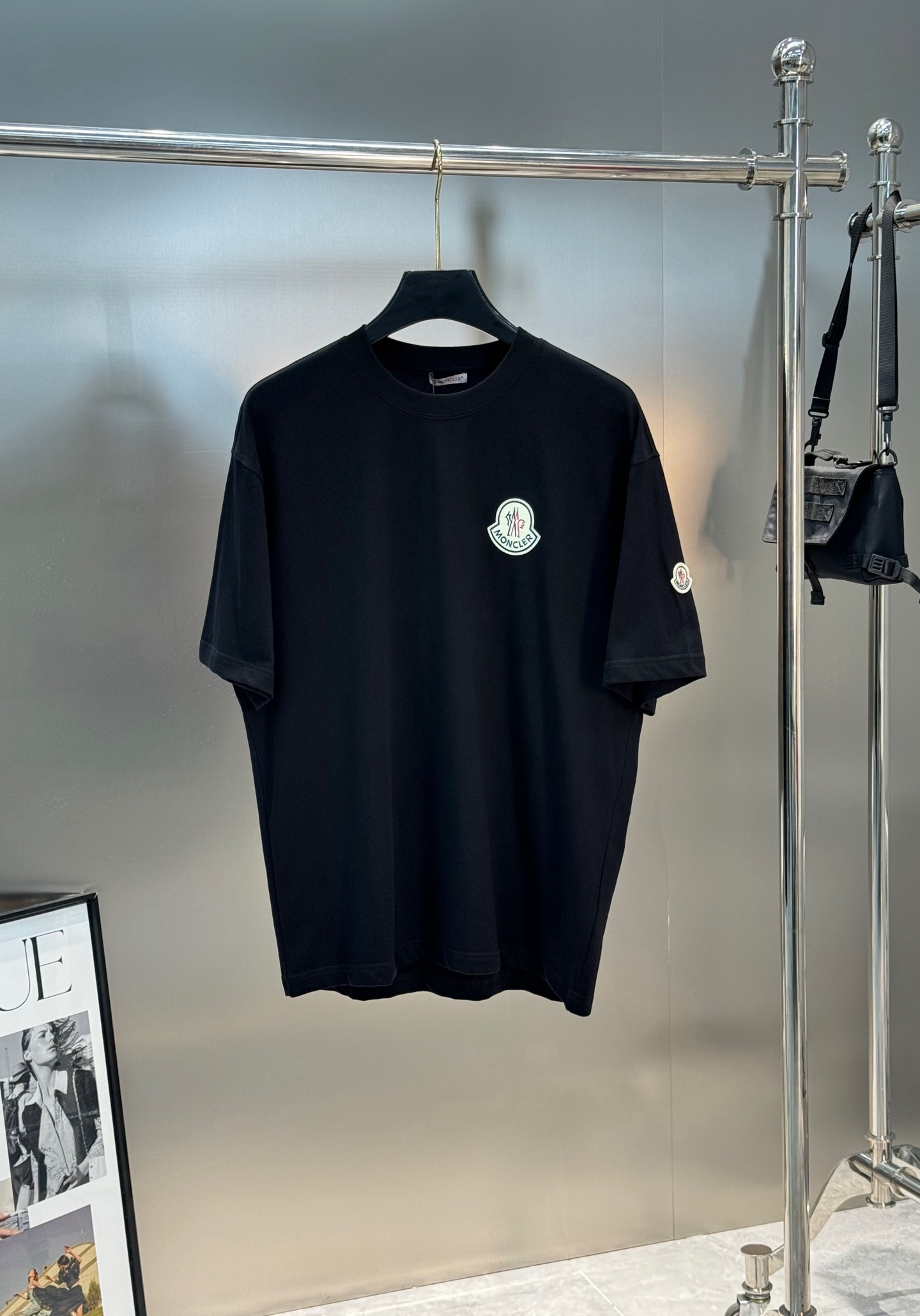 。🌾 Moncle*蒙口新款潮牌T恤.可搭配套装.男女同款❤️经典小帽子绣花设计.色彩丰富.不但减龄而且