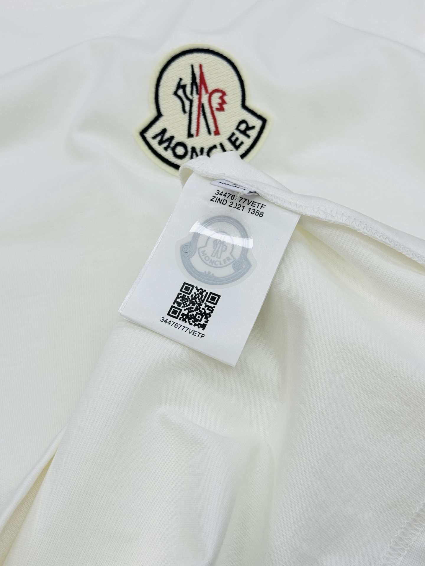 。🌾 Moncle*蒙口新款潮牌T恤.可搭配套装.男女同款❤️经典小帽子绣花设计.色彩丰富.不但减龄而且