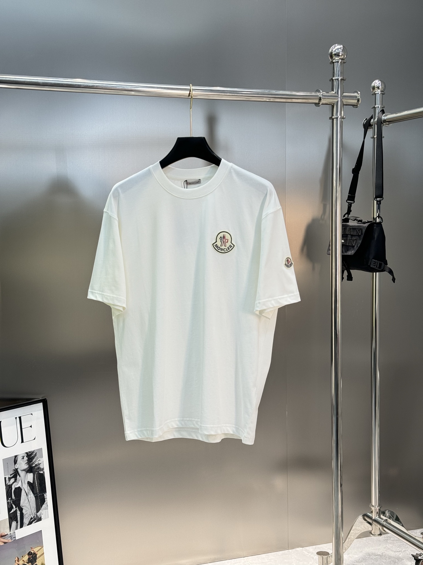 。🌾 Moncle*蒙口新款潮牌T恤.可搭配套装.男女同款❤️经典小帽子绣花设计.色彩丰富.不但减龄而且