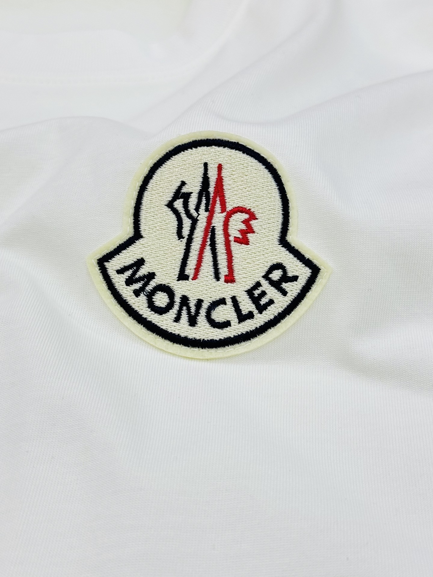 。🌾 Moncle*蒙口新款潮牌T恤.可搭配套装.男女同款❤️经典小帽子绣花设计.色彩丰富.不但减龄而且