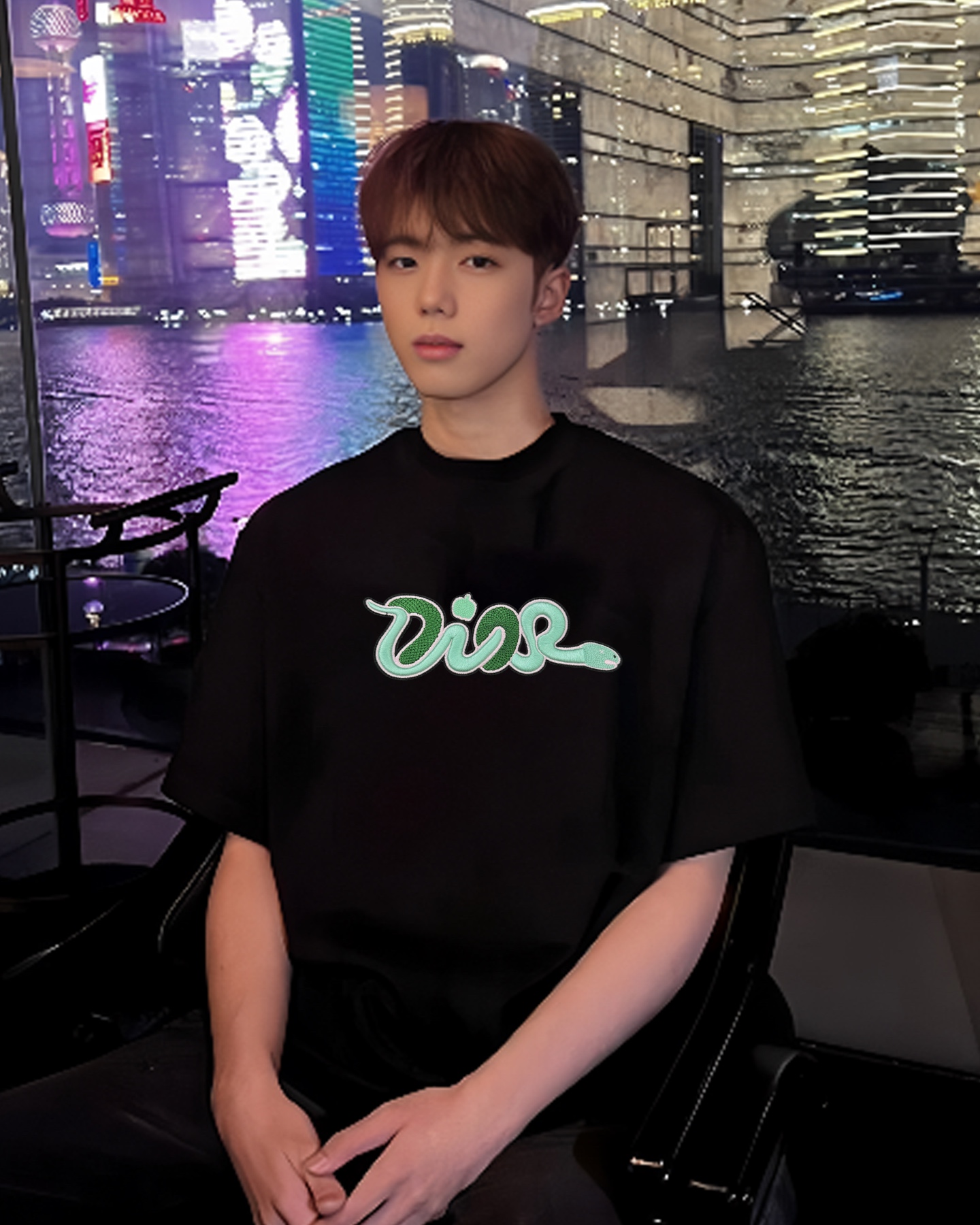 。🌾 DIO*R迪-奥25s新款潮牌情侣圆领T恤！胸口精致品牌字母图形绣花.立体有型.后背精致CD标签.