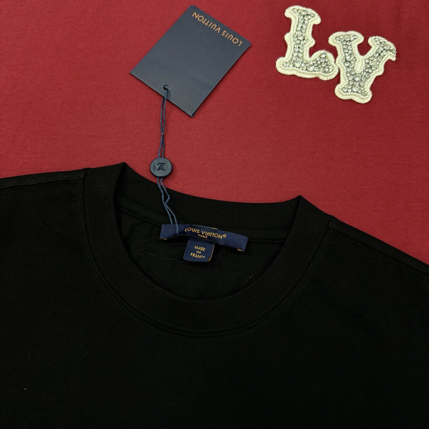 。🌾 驴牌*新款潮牌圆领T恤.可搭配套装.宽松版型.男女同款推荐！走秀款.简单基础又不失奢华的搭配组合.