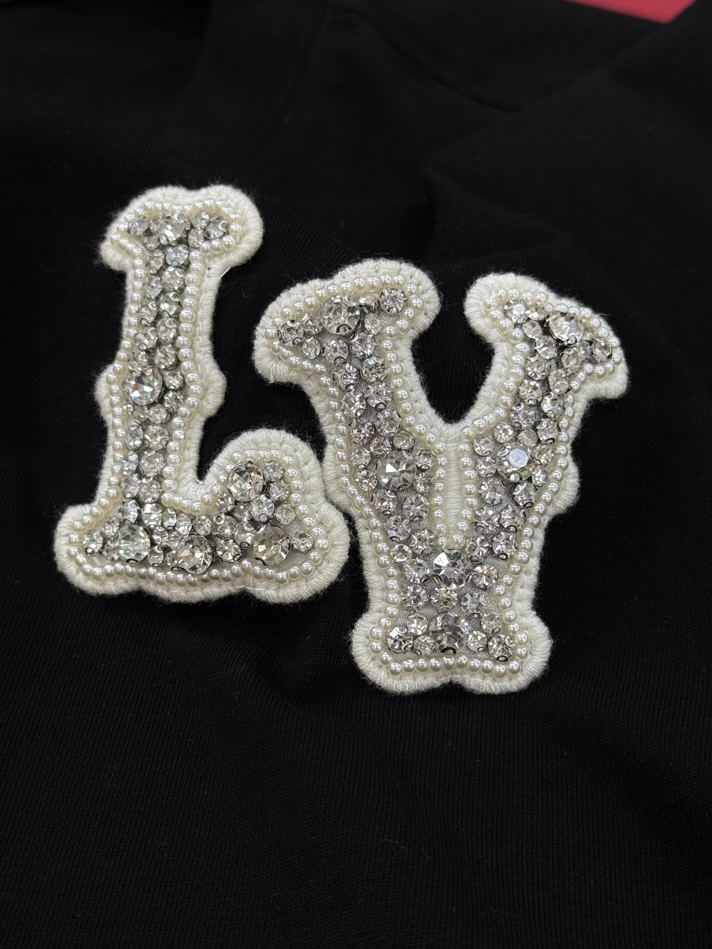 。🌾 驴牌*新款潮牌圆领T恤.可搭配套装.宽松版型.男女同款推荐！走秀款.简单基础又不失奢华的搭配组合.