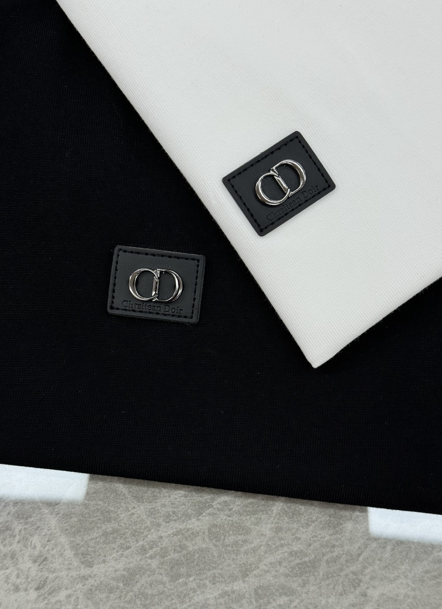 。🌾 Dio*r迪奥新款潮牌潮牌T恤.超高品”男女同款❤️休闲运动风格.经典大牌新推系列将条纹dior织