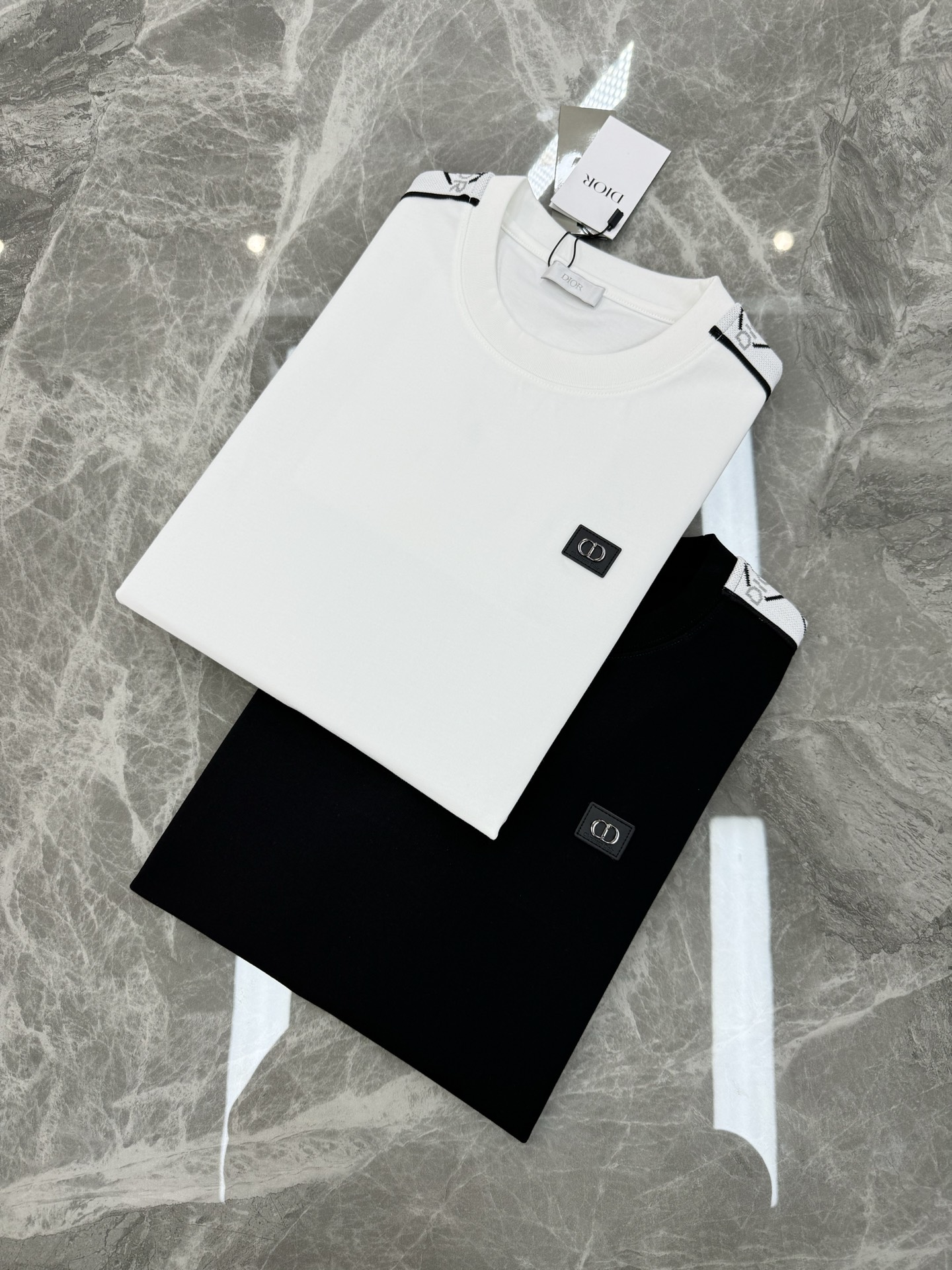 。🌾 Dio*r迪奥新款潮牌潮牌T恤.超高品”男女同款❤️休闲运动风格.经典大牌新推系列将条纹dior织