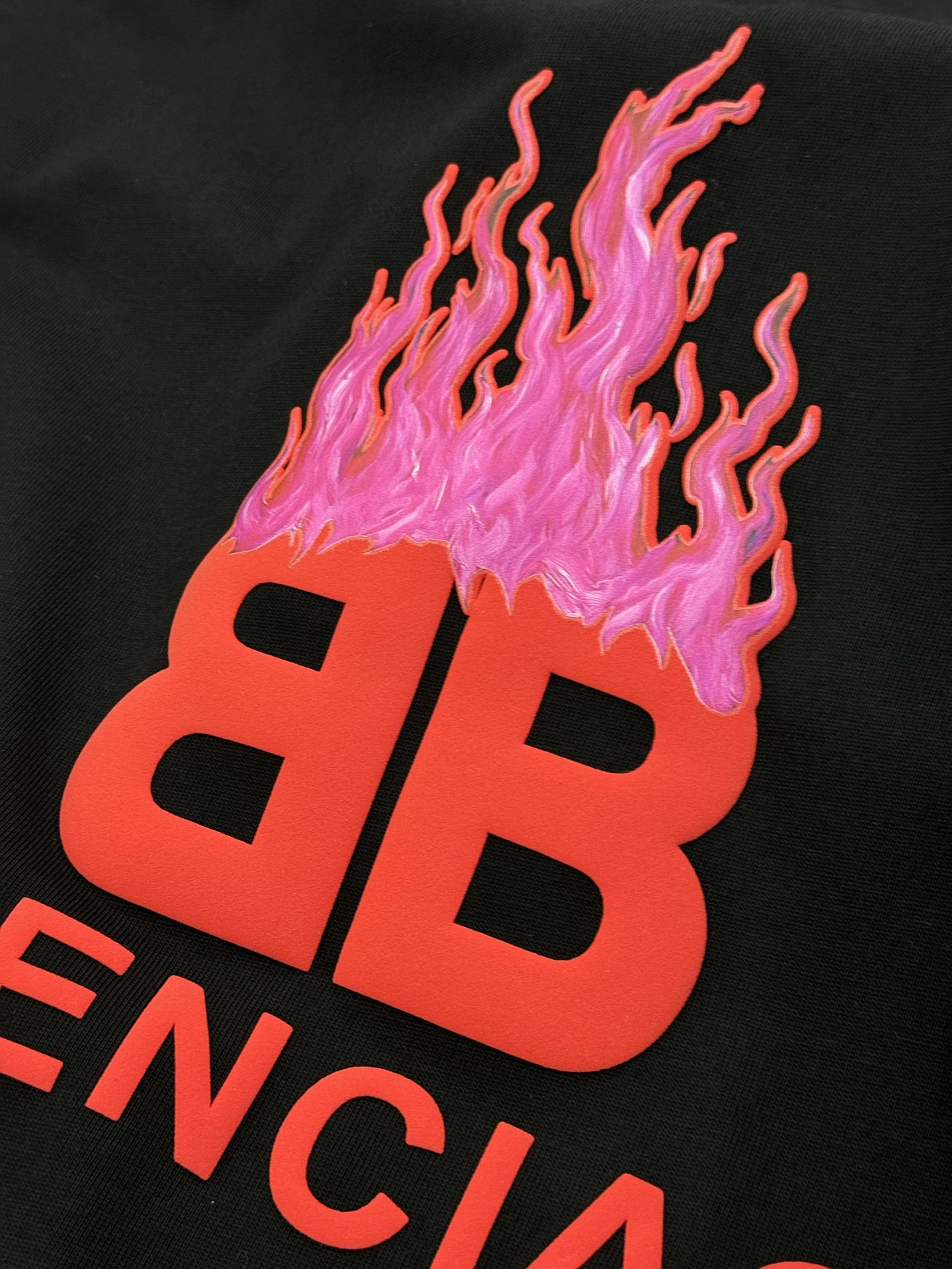 。🌾 BALENCIAG*巴黎世家新款潮牌T恤.男女同款推荐！优选280g纯棉面料，柔软舒适.透气吸汗.