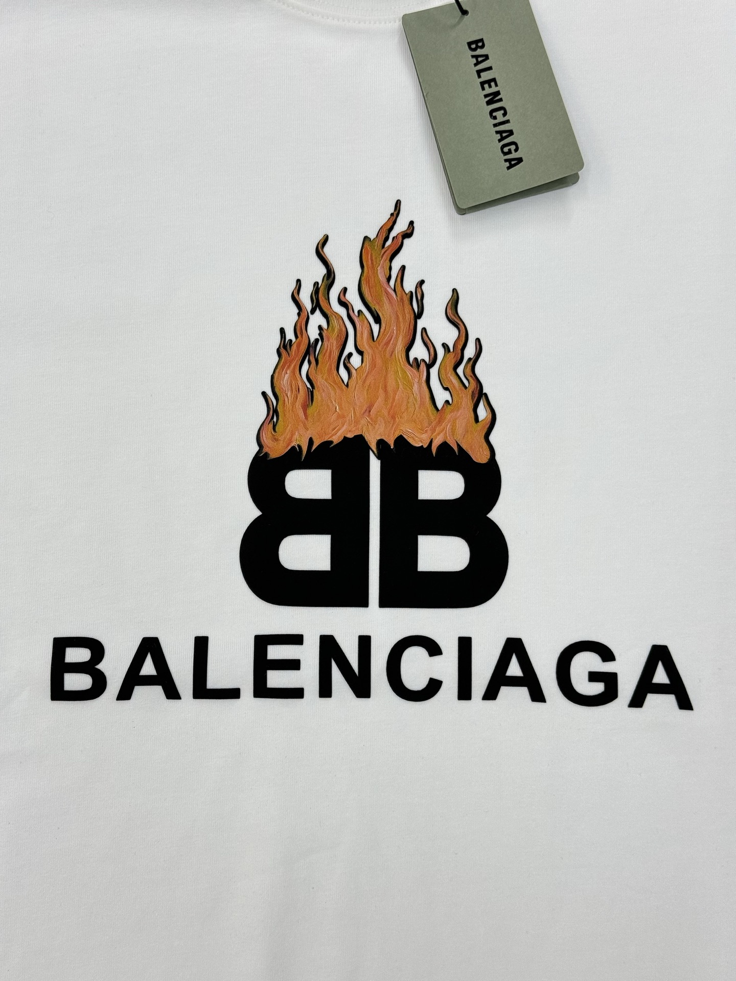 。🌾 BALENCIAG*巴黎世家新款潮牌T恤.男女同款推荐！优选280g纯棉面料，柔软舒适.透气吸汗.