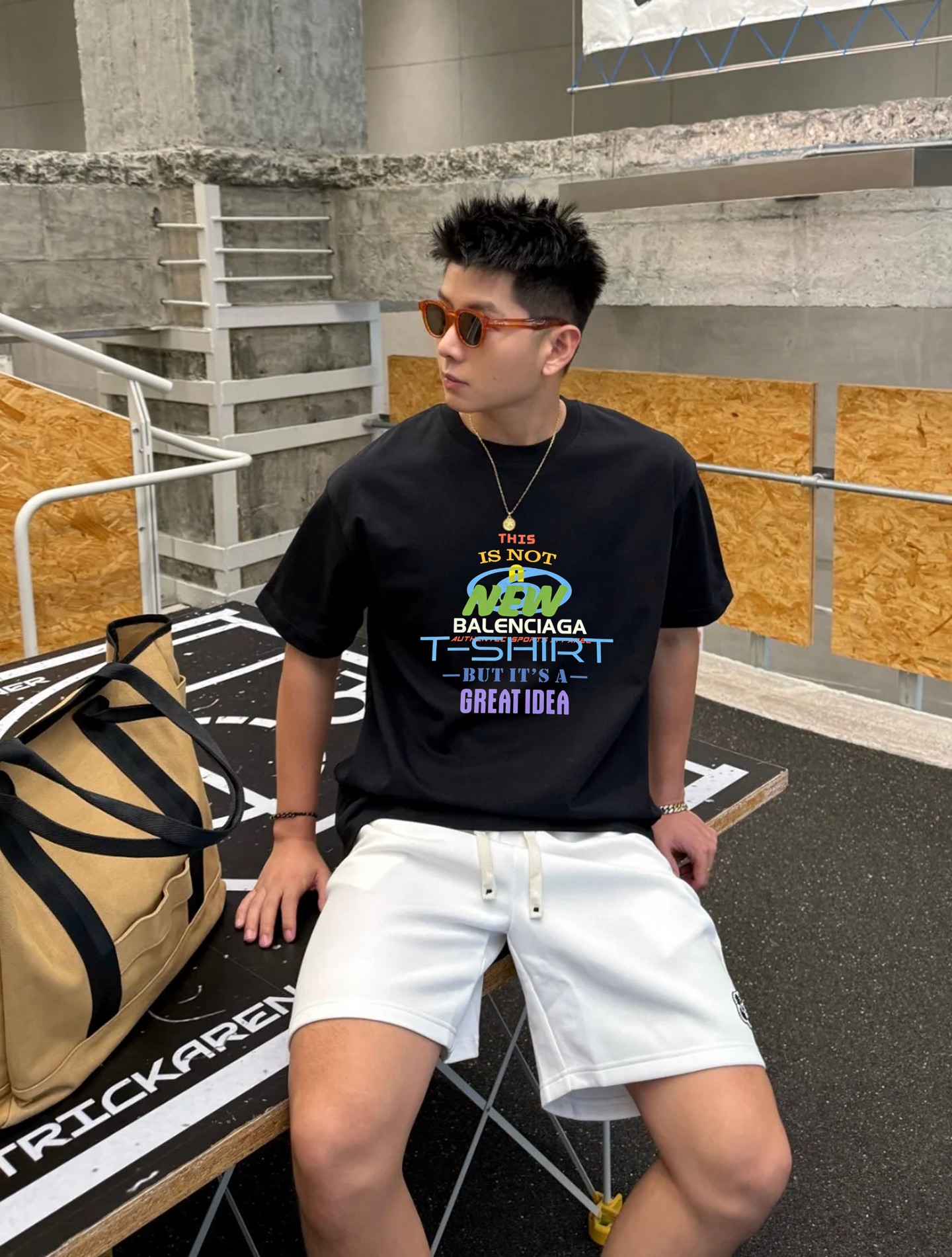 。🌾 Balenciag*巴黎世家新款潮牌T恤.男女同款！os版型真的很迷人.品牌图形字母烫画设计.双面