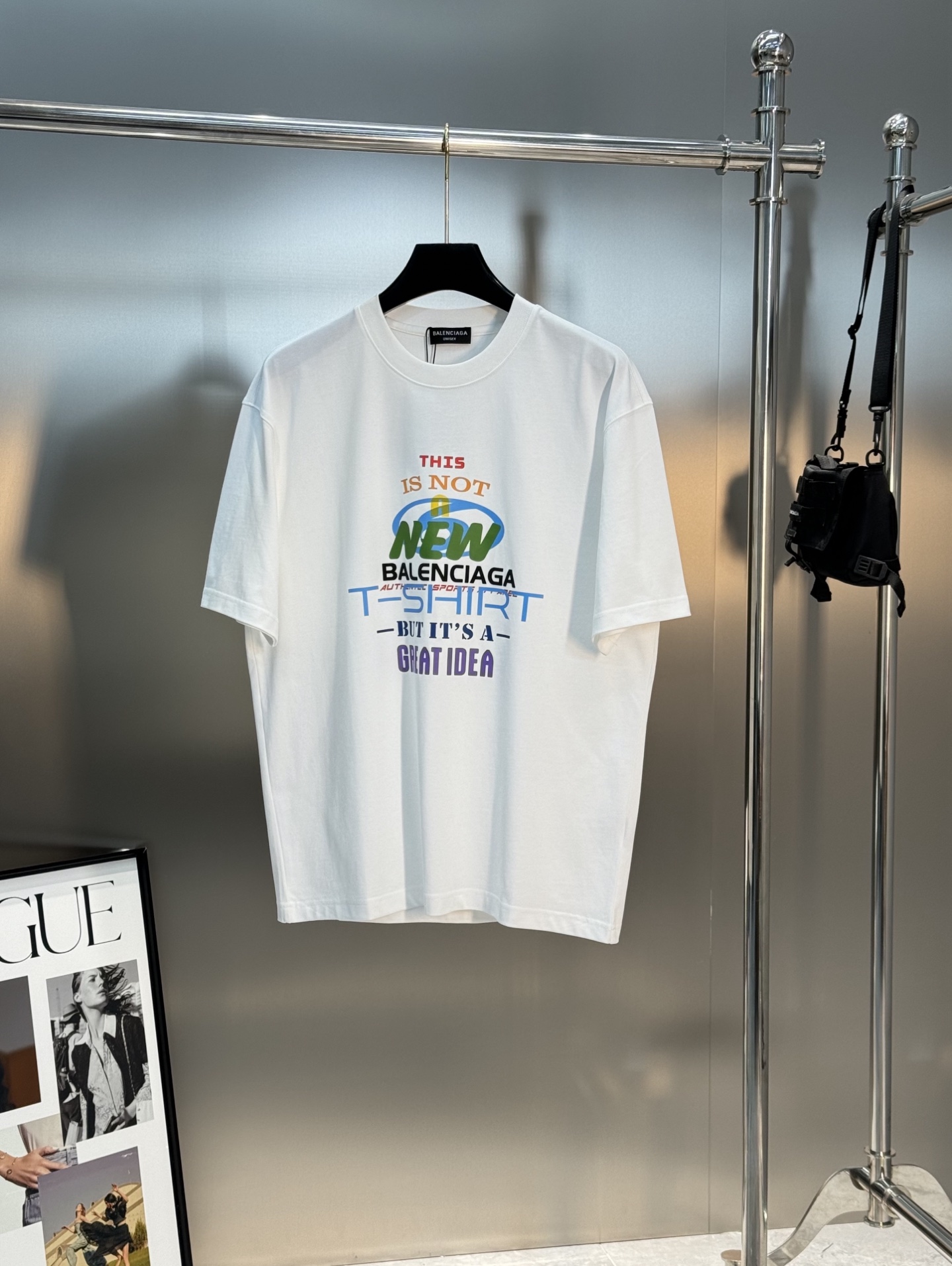 。🌾 Balenciag*巴黎世家新款潮牌T恤.男女同款！os版型真的很迷人.品牌图形字母烫画设计.双面
