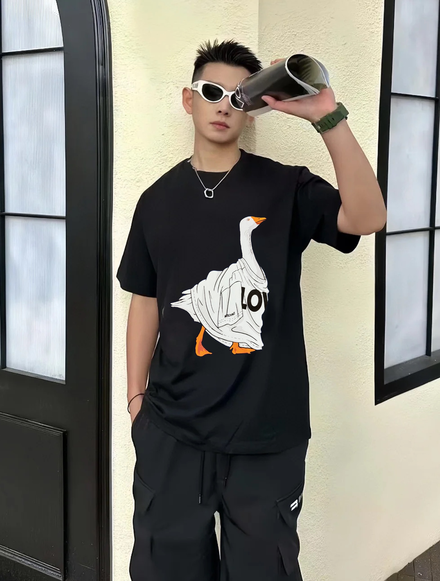 。🌾 MOSCHIN*莫斯奇诺*新品🆕潮牌情侣款T恤.原单推荐！大白鹅品牌潮流.街头风的新纪…整体图形质