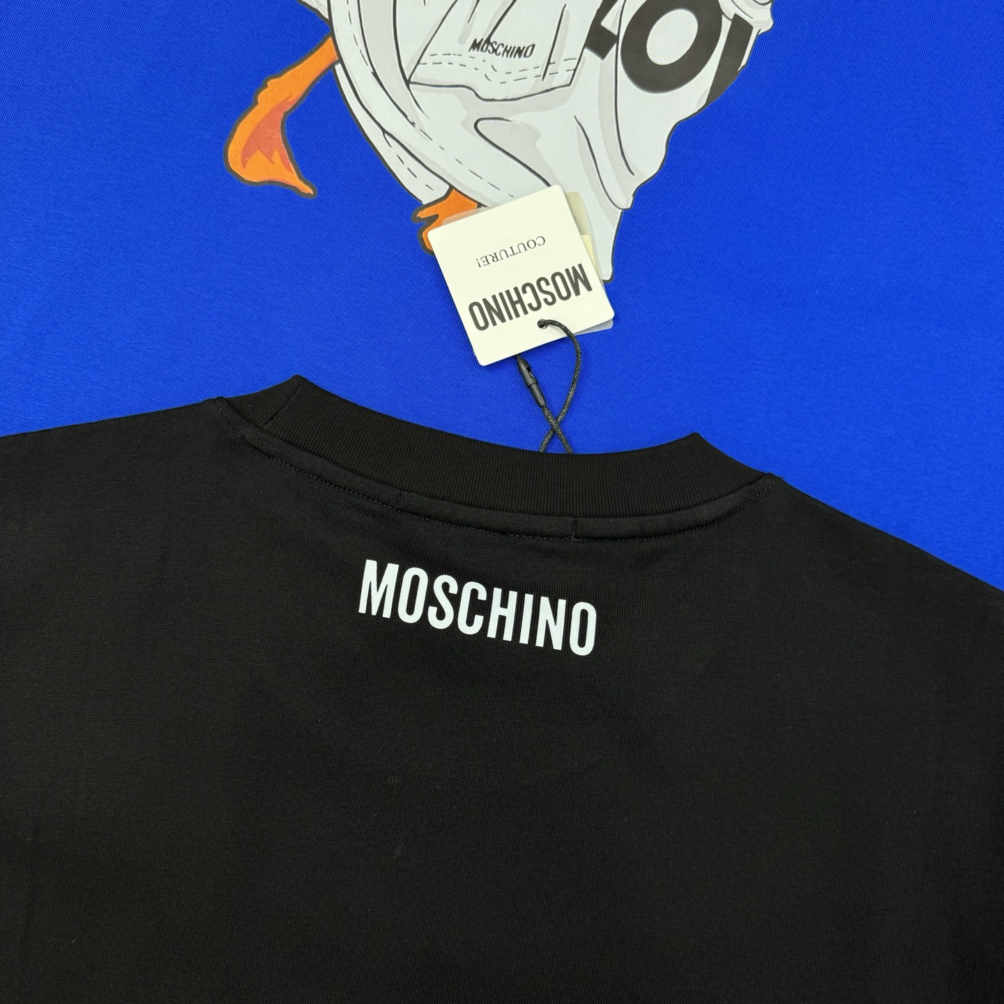 。🌾 MOSCHIN*莫斯奇诺*新品🆕潮牌情侣款T恤.原单推荐！大白鹅品牌潮流.街头风的新纪…整体图形质
