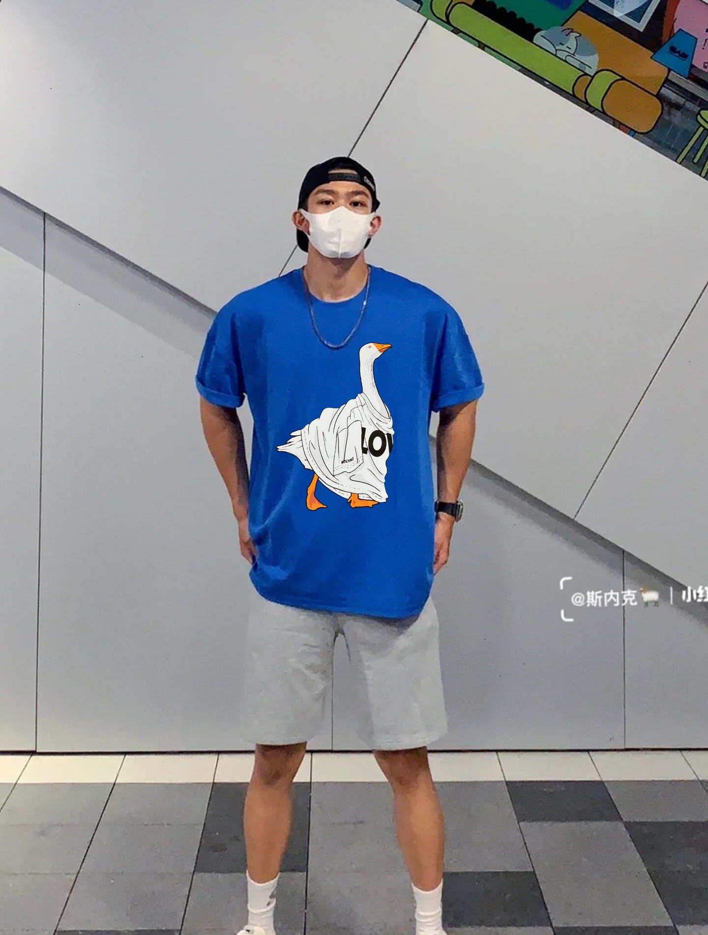 。🌾 MOSCHIN*莫斯奇诺*新品🆕潮牌情侣款T恤.原单推荐！大白鹅品牌潮流.街头风的新纪…整体图形质