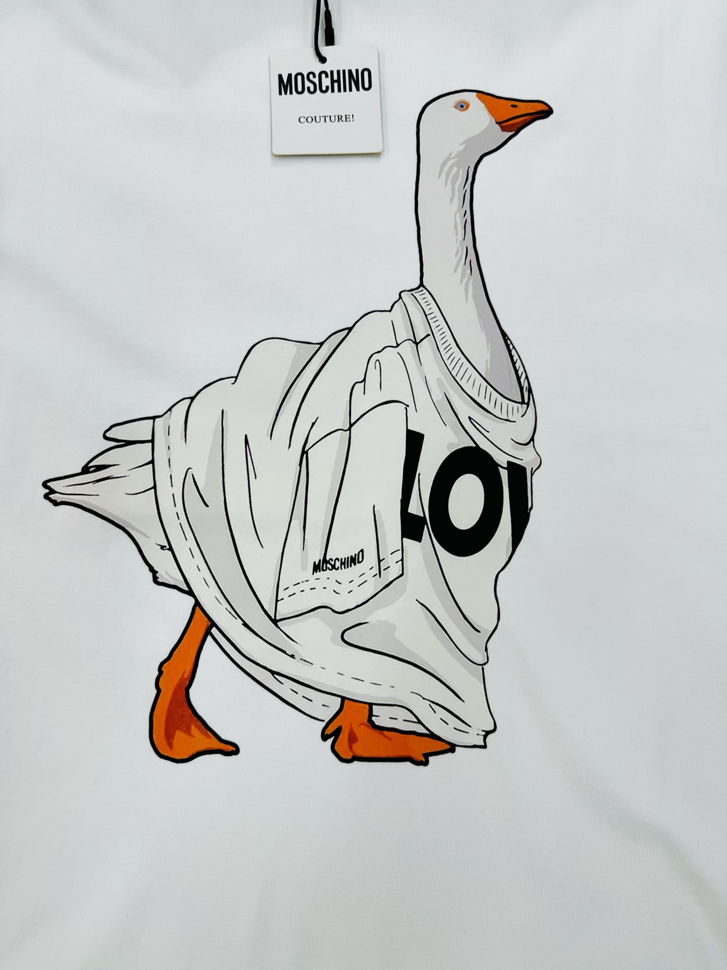 。🌾 MOSCHIN*莫斯奇诺*新品🆕潮牌情侣款T恤.原单推荐！大白鹅品牌潮流.街头风的新纪…整体图形质