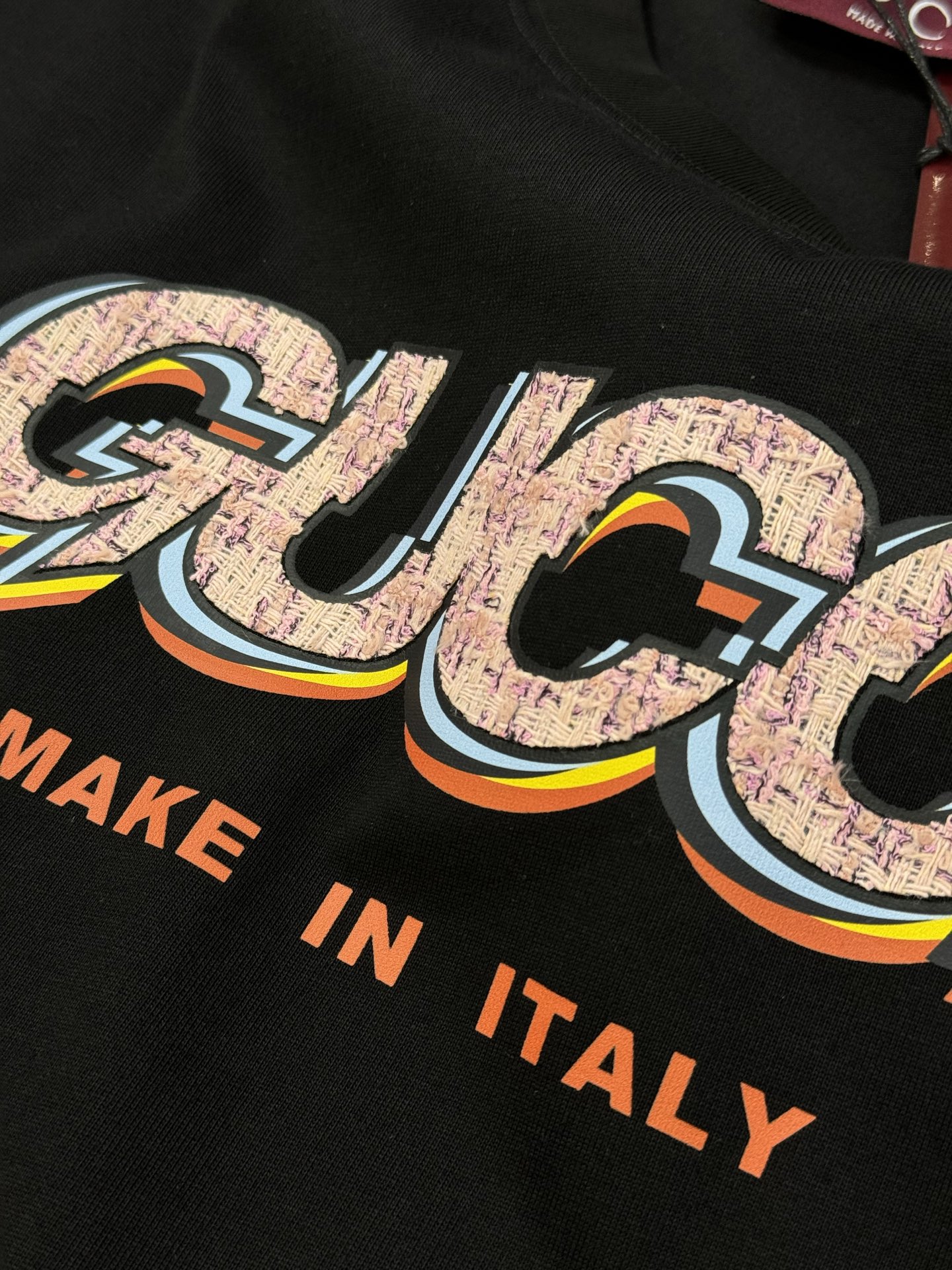 。🌾 GUCC*潮牌新款圆领T恤.男女同款❤️潮人必备！胸前定制品牌图形烫画工艺.双层工艺色彩层次分明.