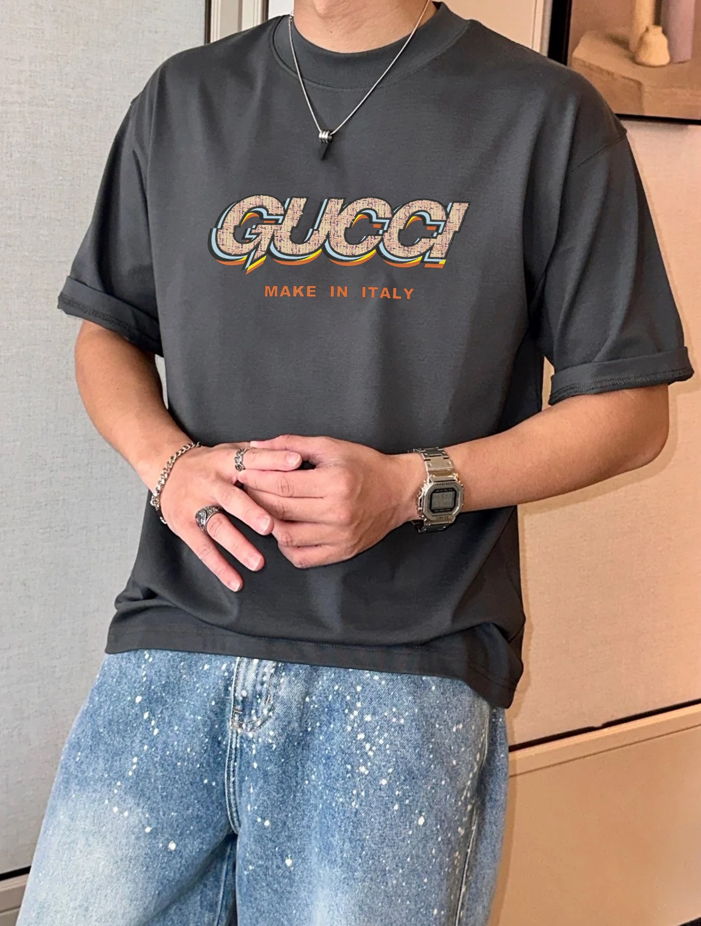 。🌾 GUCC*潮牌新款圆领T恤.男女同款❤️潮人必备！胸前定制品牌图形烫画工艺.双层工艺色彩层次分明.